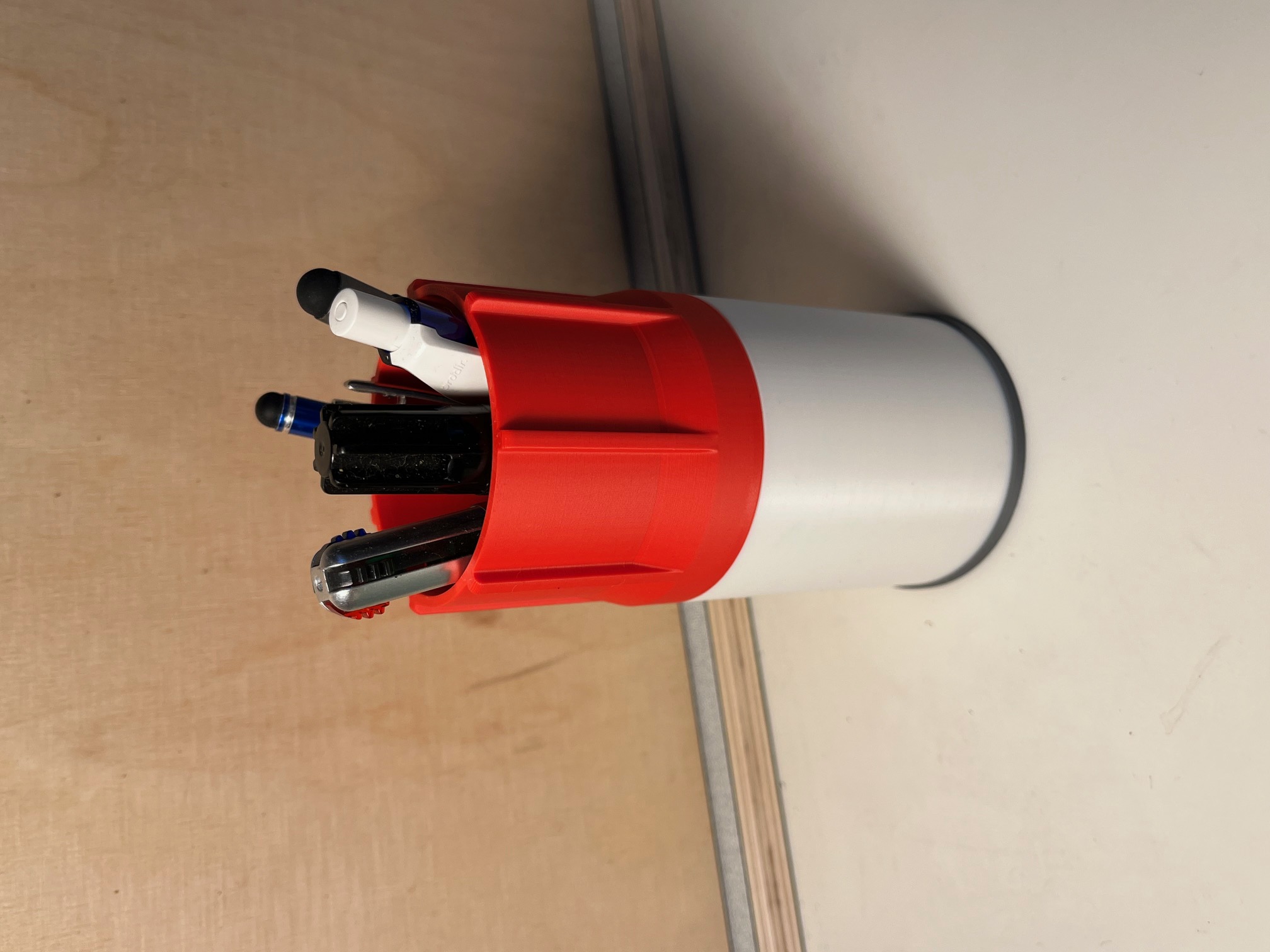 penholder inspired by Edding