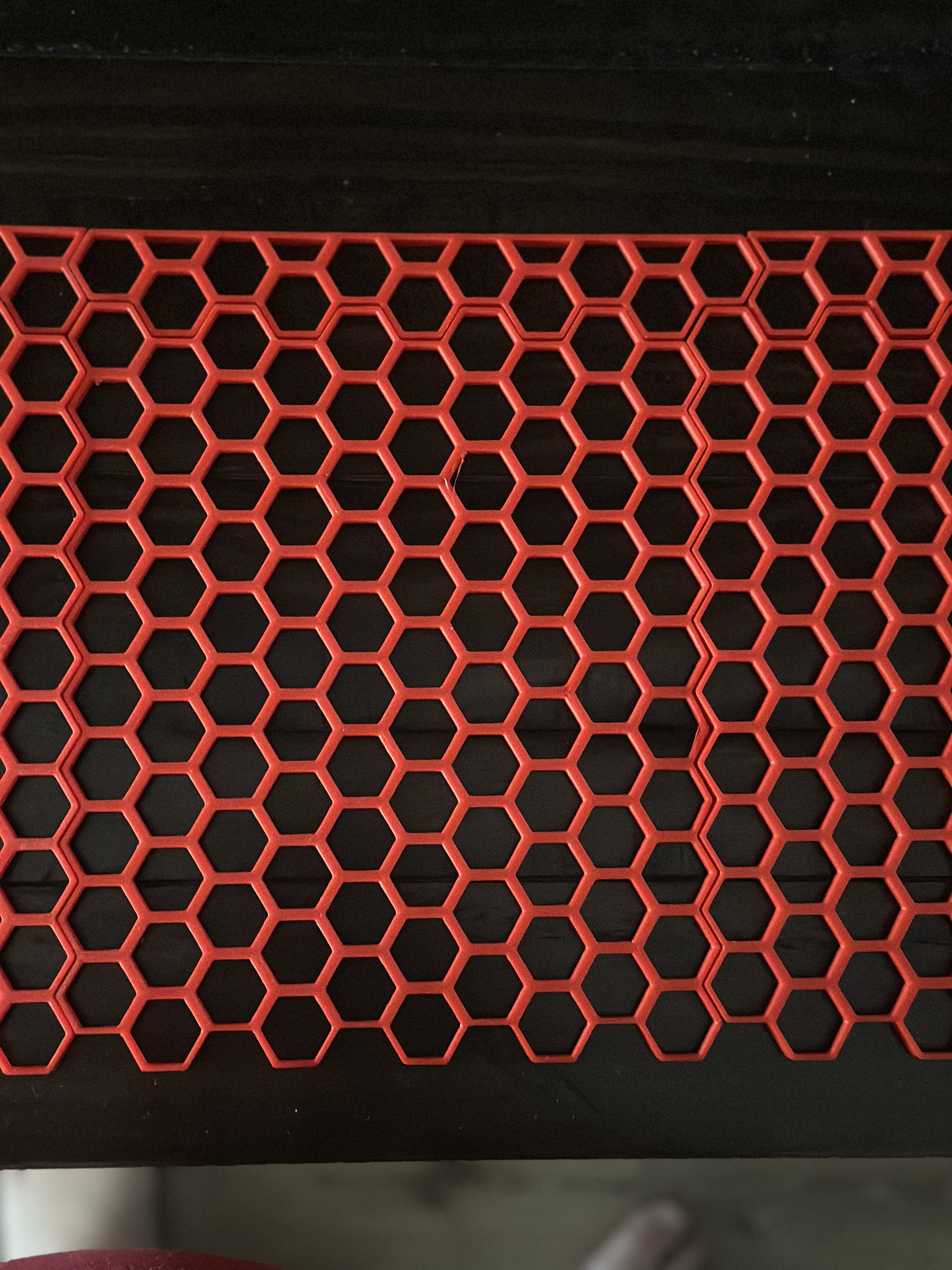 Honeycomb Wall - Large Format - Edge - Male