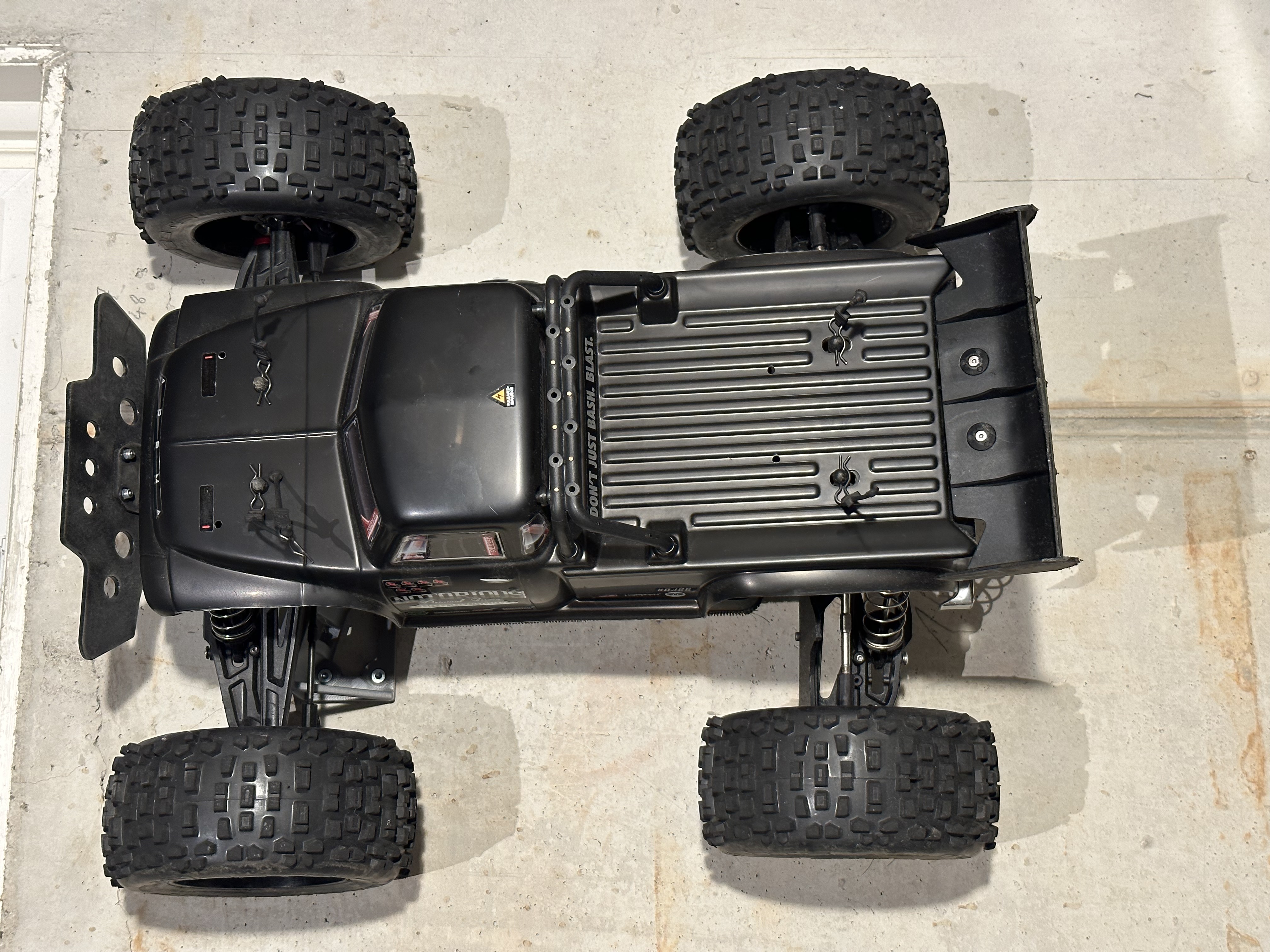 Arrma Notorious, Outcast 6S RC Car Wall Mount