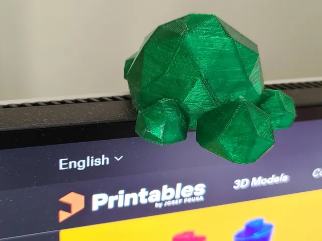 Low-poly turtle diving into Printables!