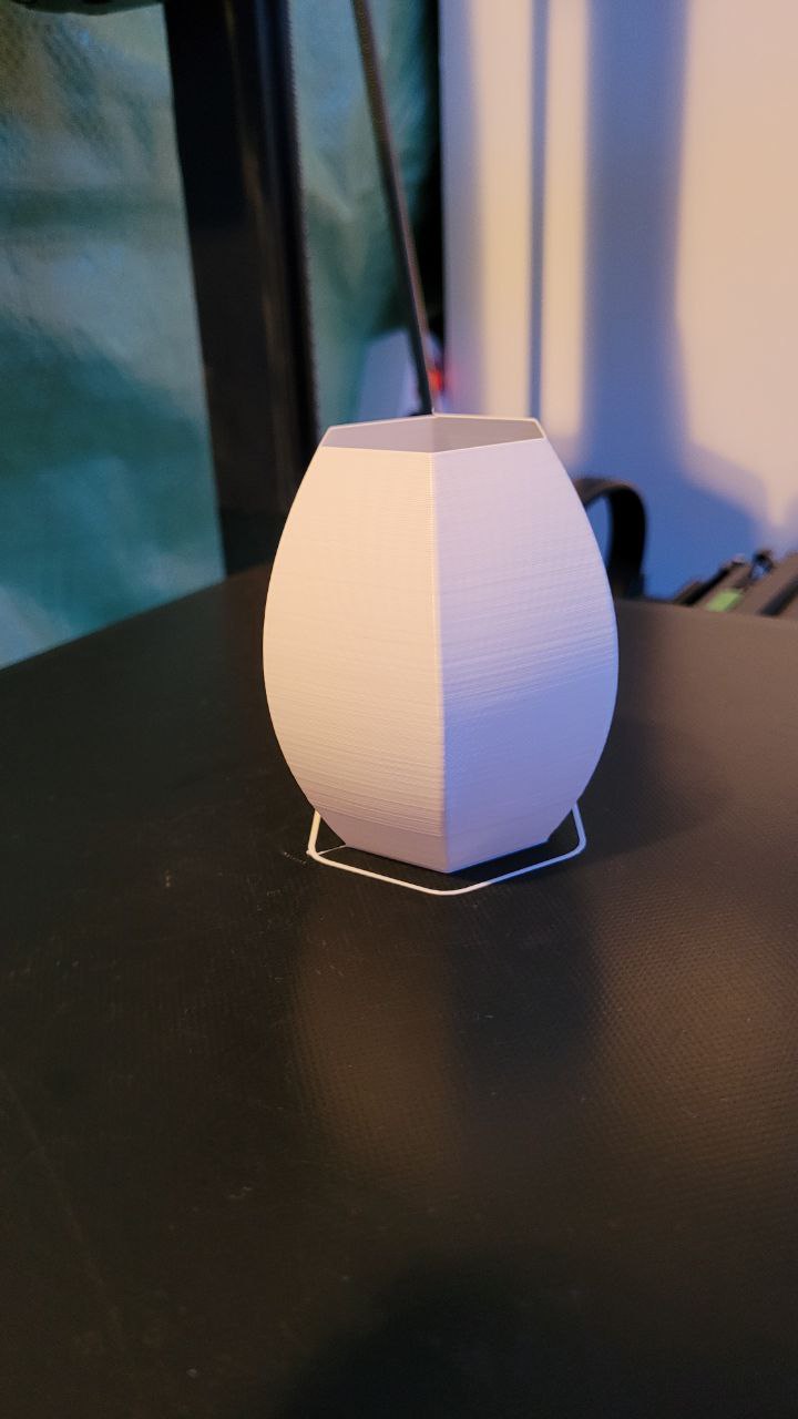 Miniatura 2 do modelo 3D Polygon Vase