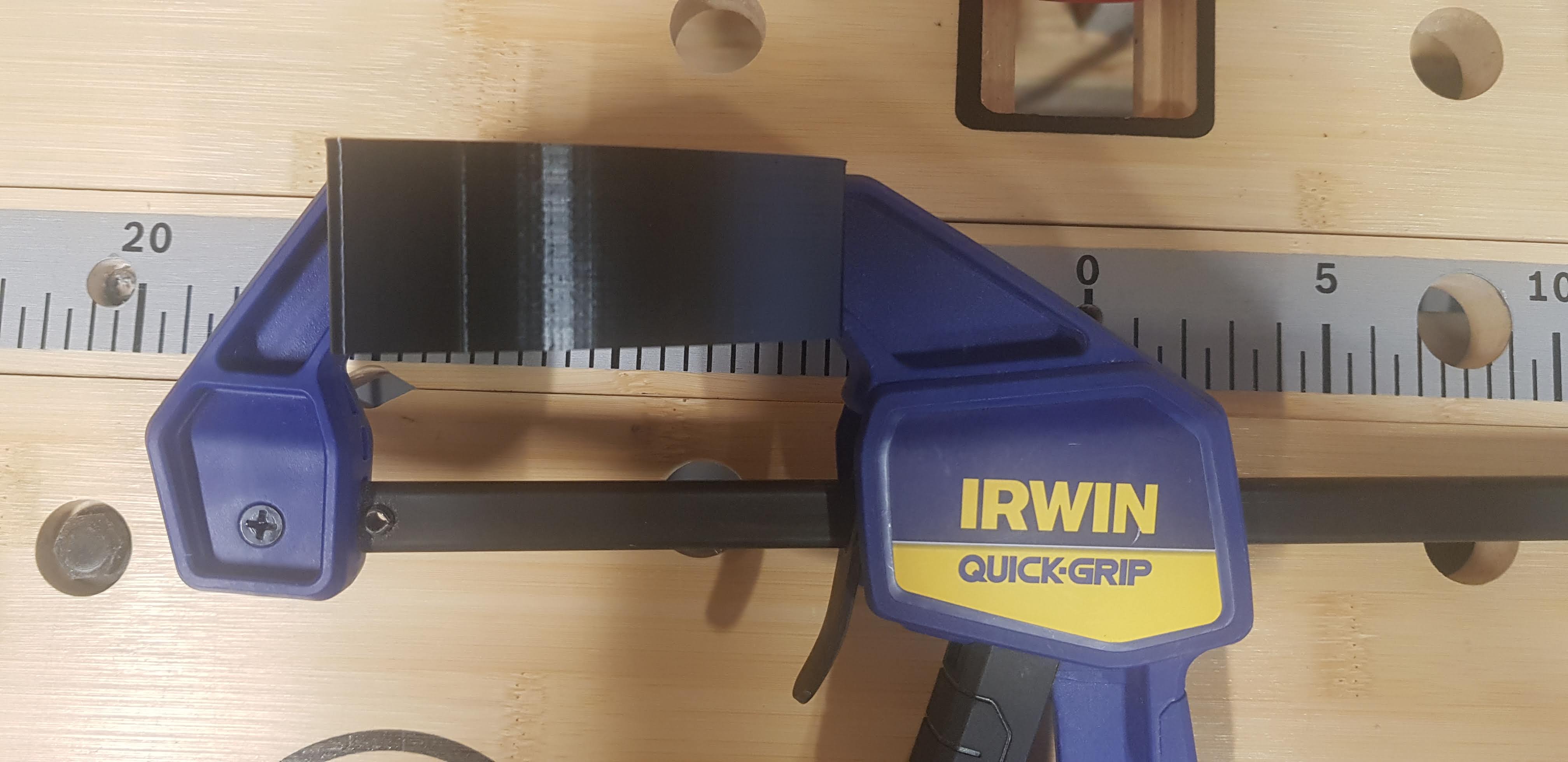 Irwin QuickGrip clamp adapter for 90deg frame corners by Boer13
