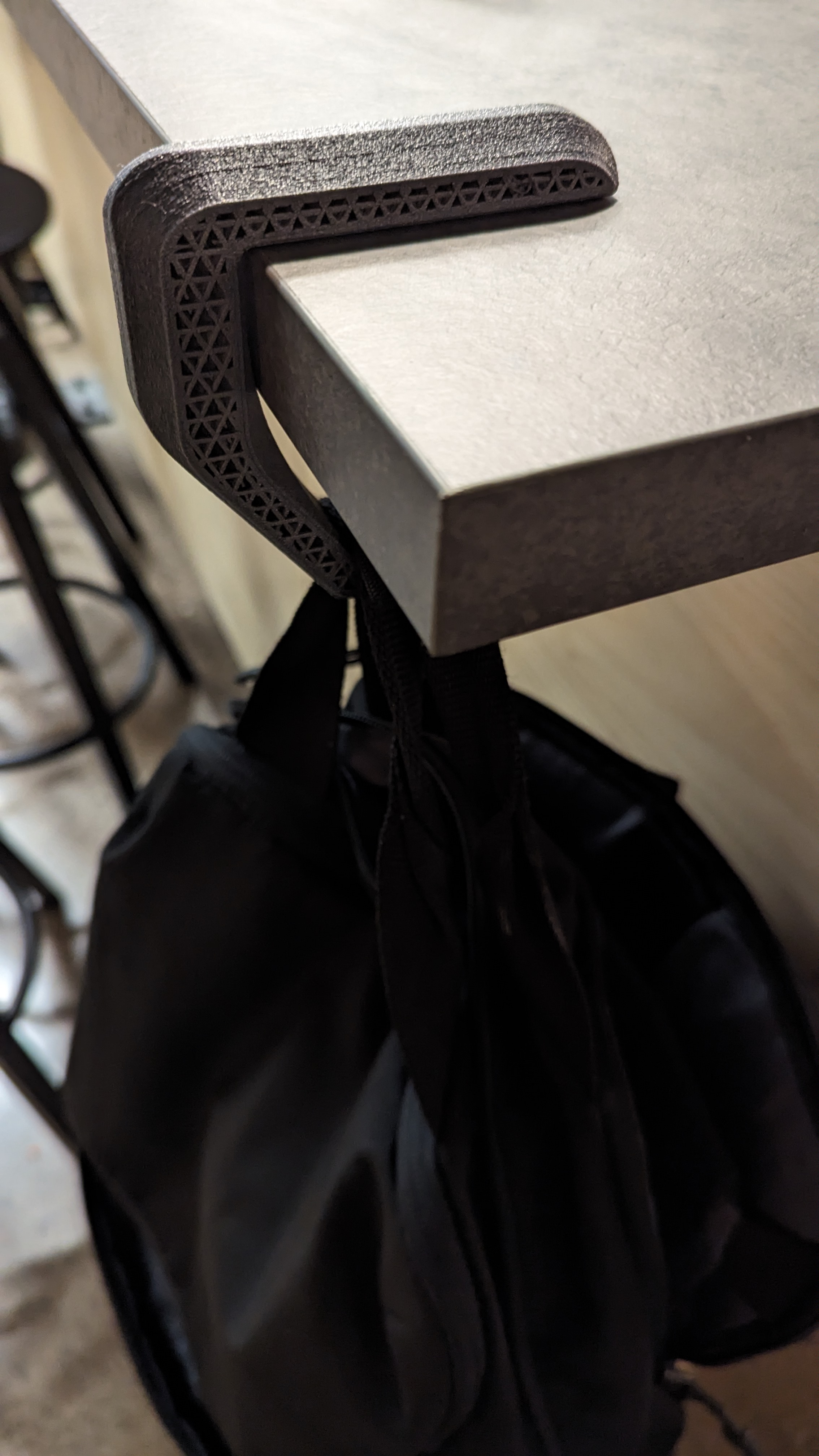 Scandinavian-Designed Portable Purse Holder Hanger Hook - Stylish, 3D Printed, Compact and Durable Hanging Solution