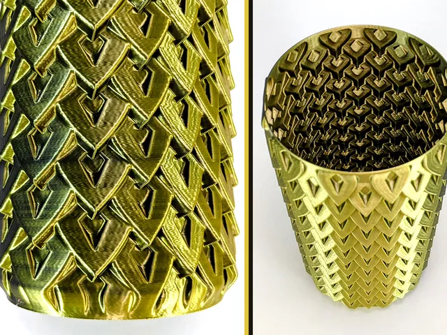 Spikey Dragon Scale Vase
