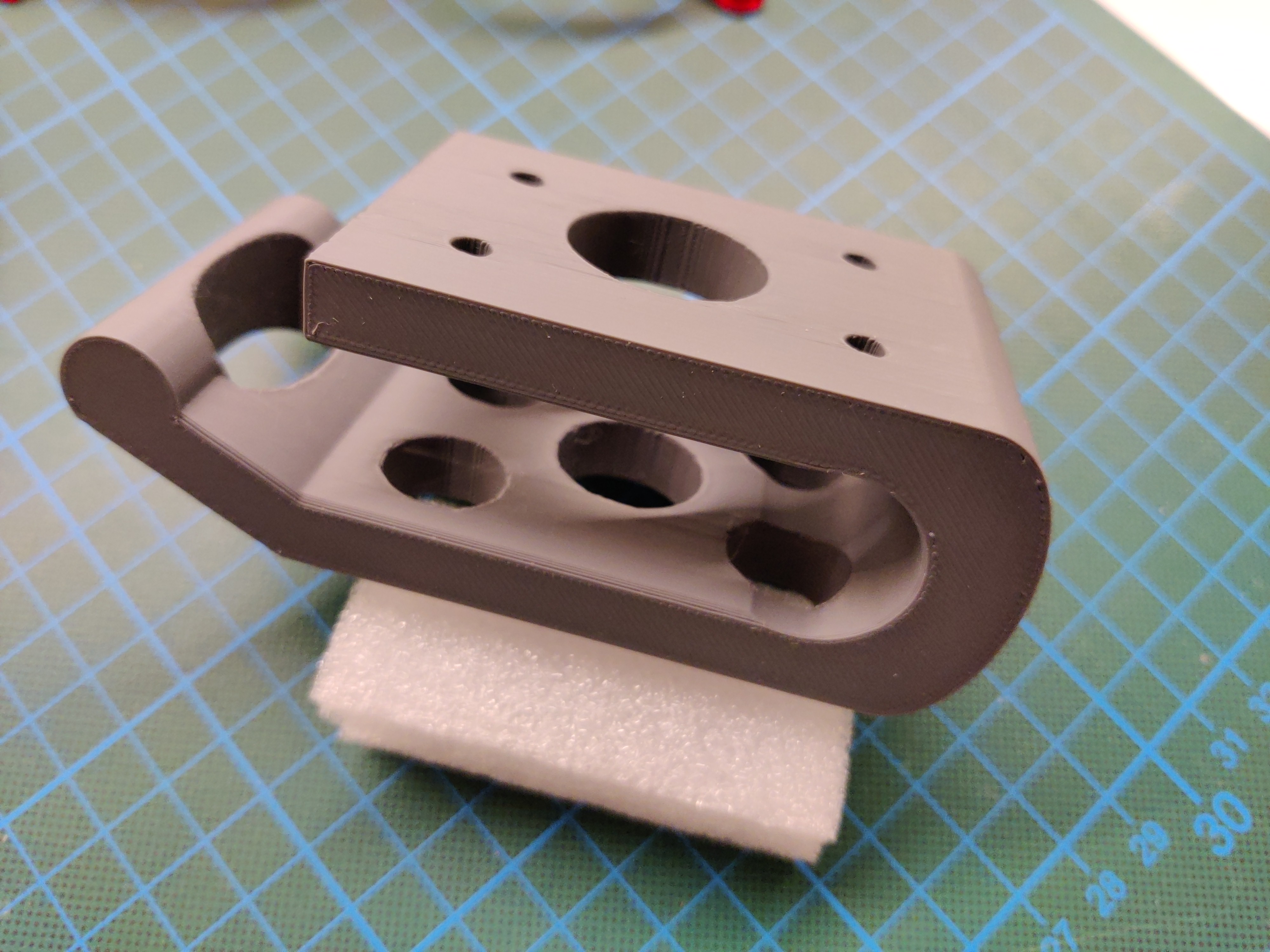 under desk cable holder/collector - heavy duty