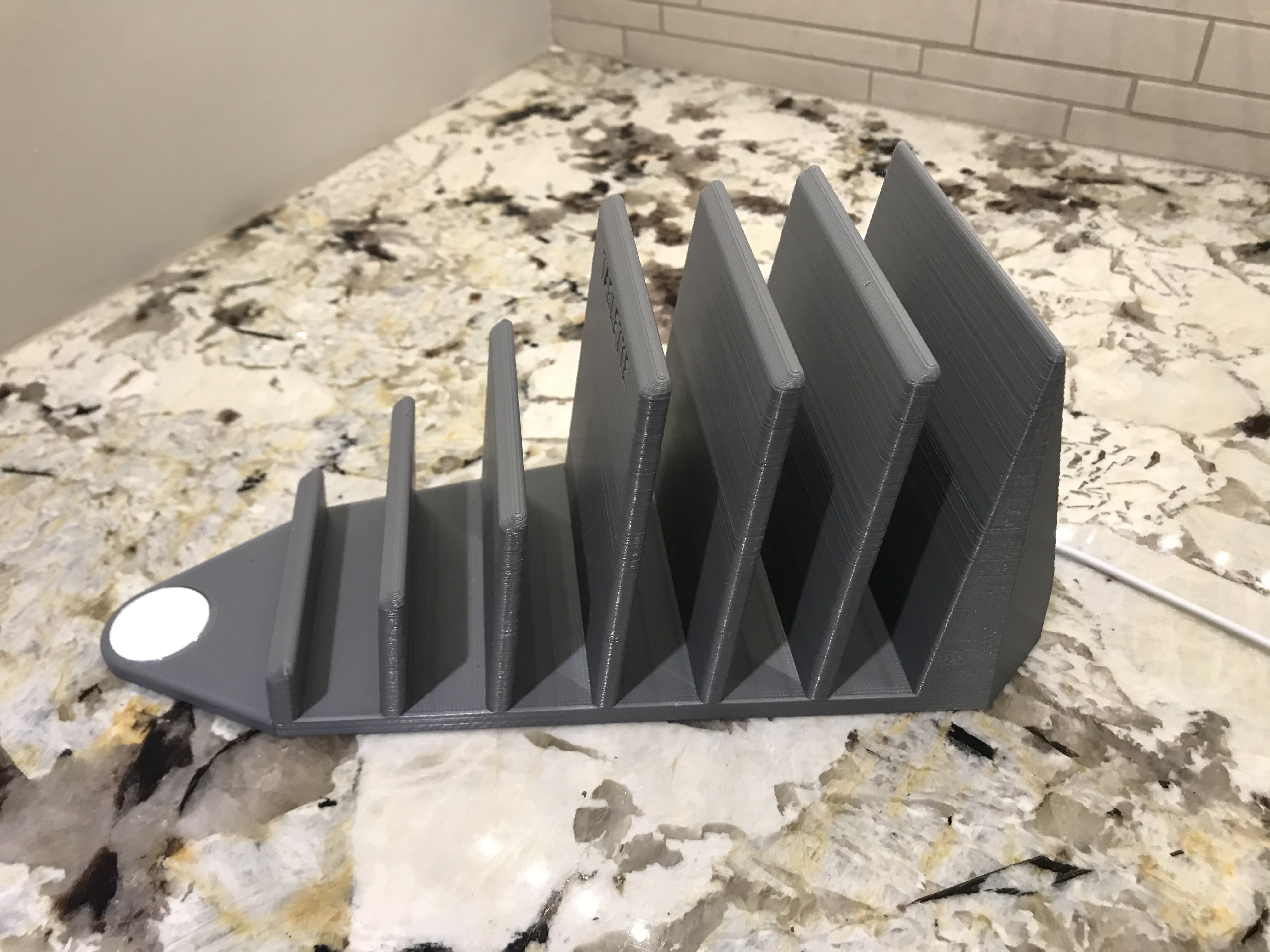 Mobile Device Charging Station by 3D_FAB_VINCE Download free STL