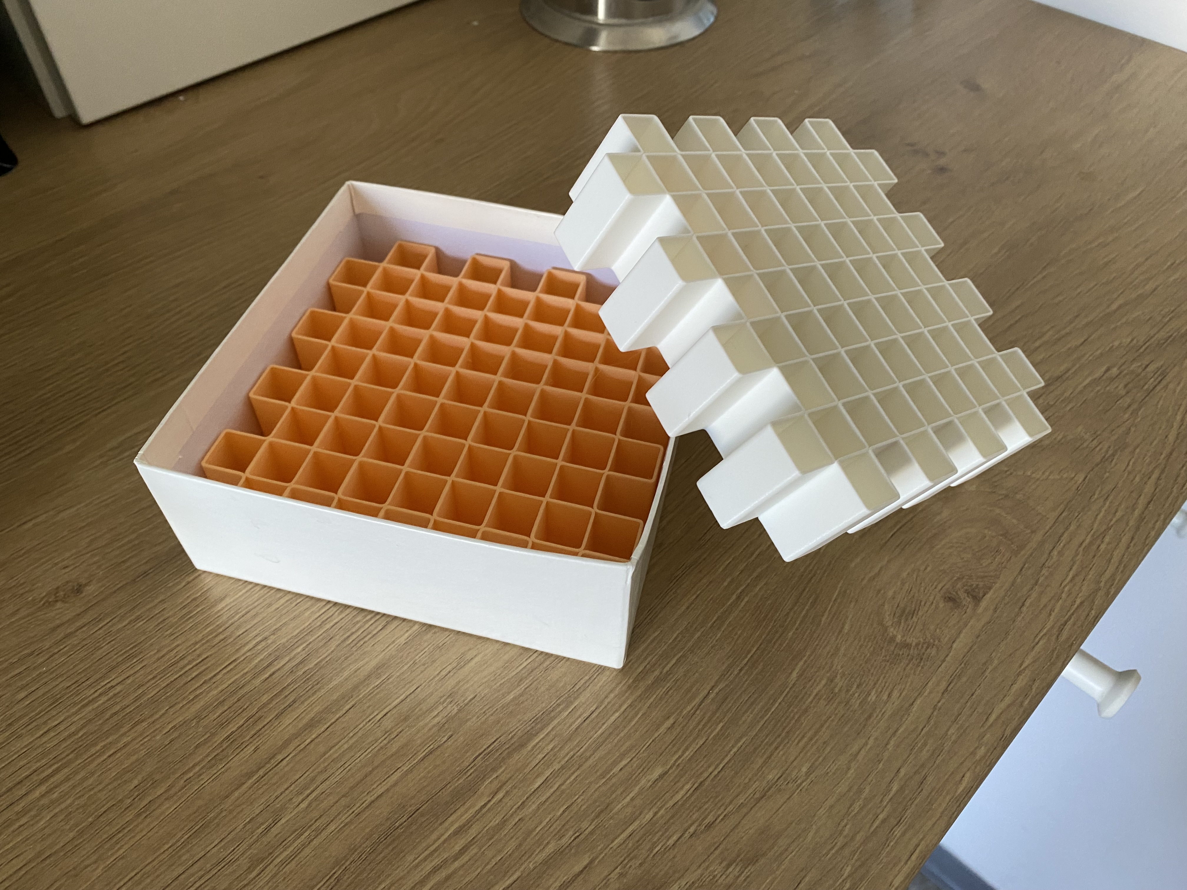 Cryobox freezer storage box grid (vase mode), eppendorf and cryovial compatible