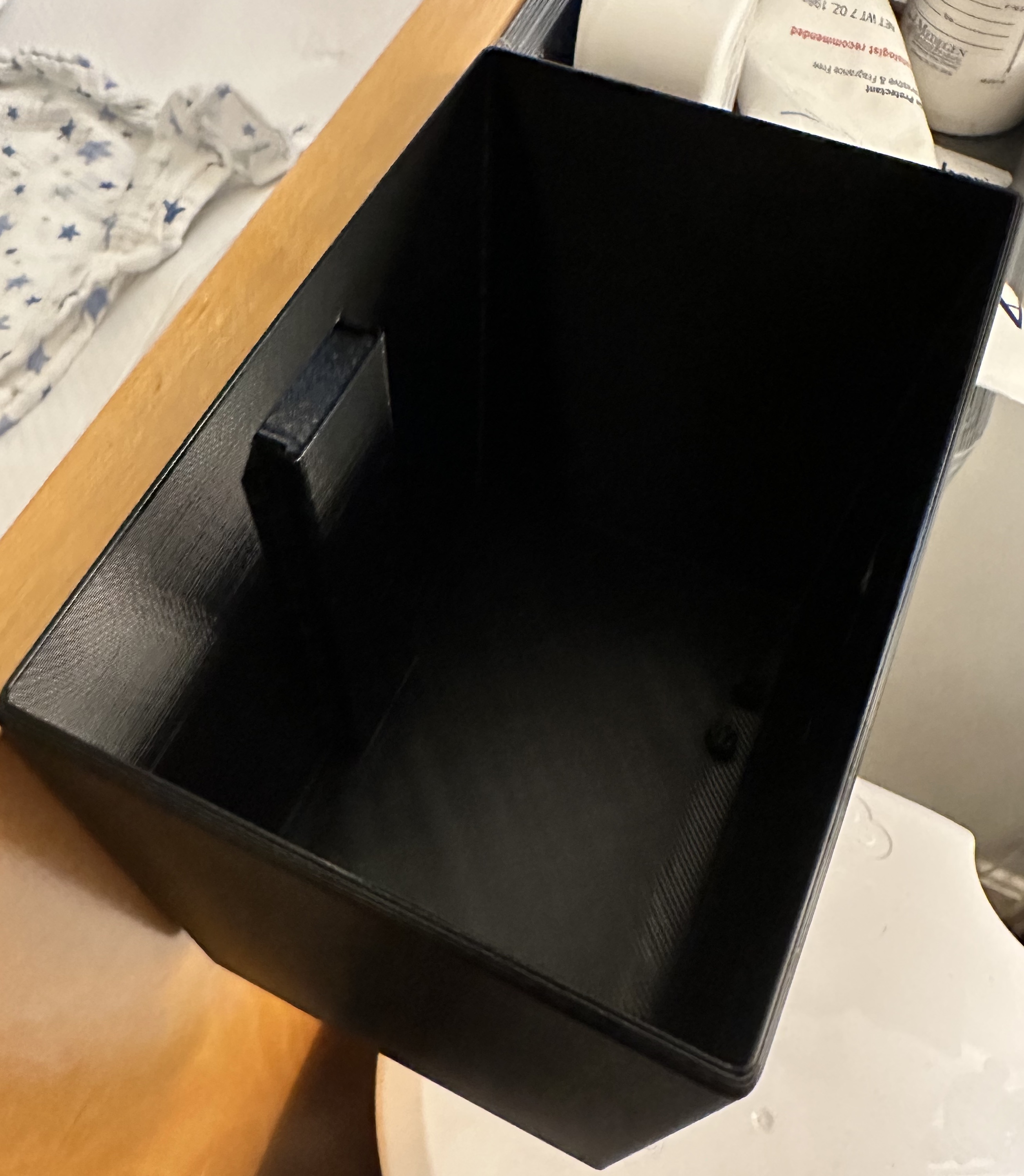 Mountable Vase Mode Trash Can