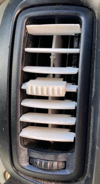 Renault Trafic Opel Vivaro Nissan Primastar - havalandırma dikey parçaları (Sadece Plastik Aparattır!!!)