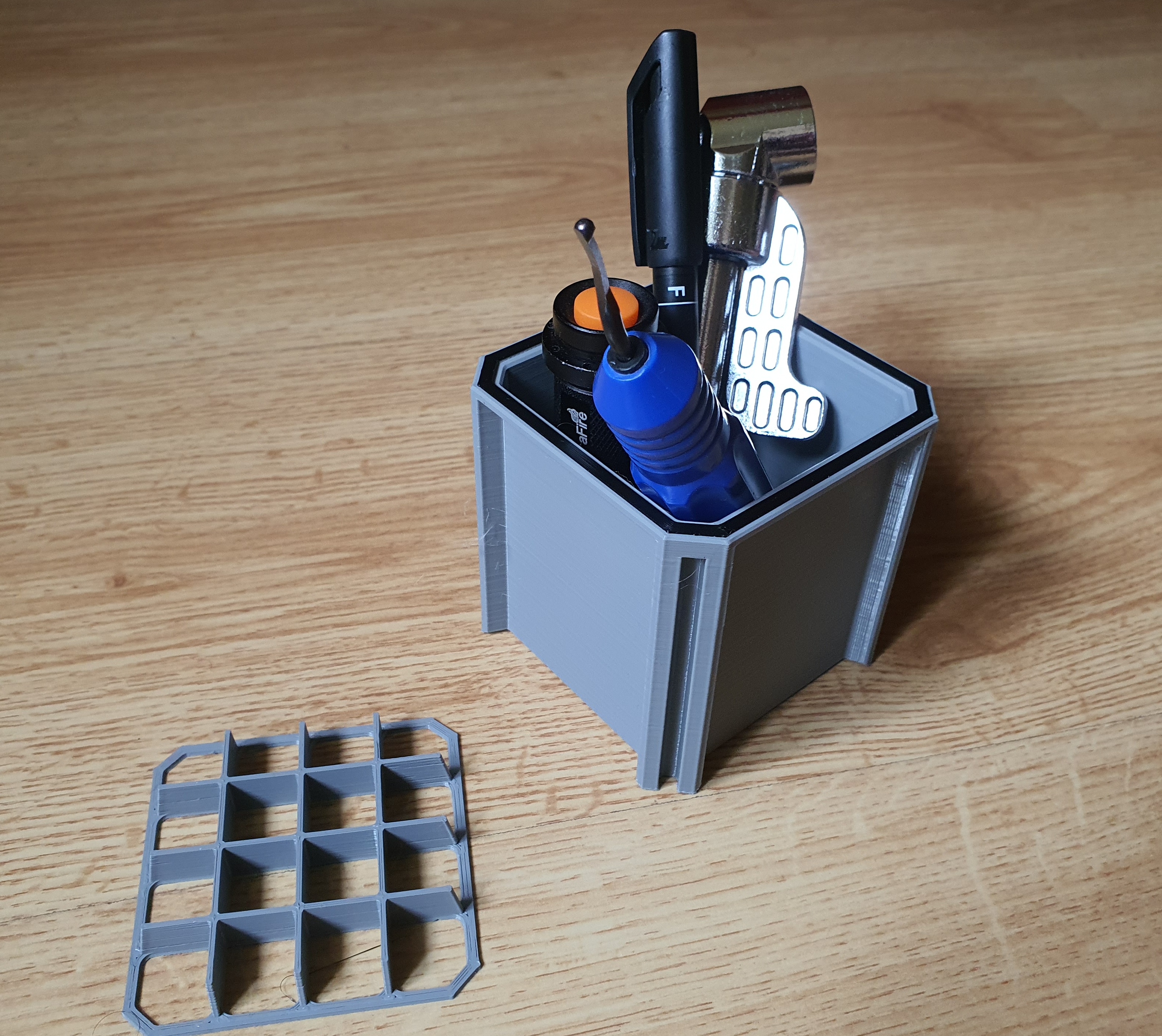 Miniatura 4 do modelo 3D Modular Desk Containers - Parametric