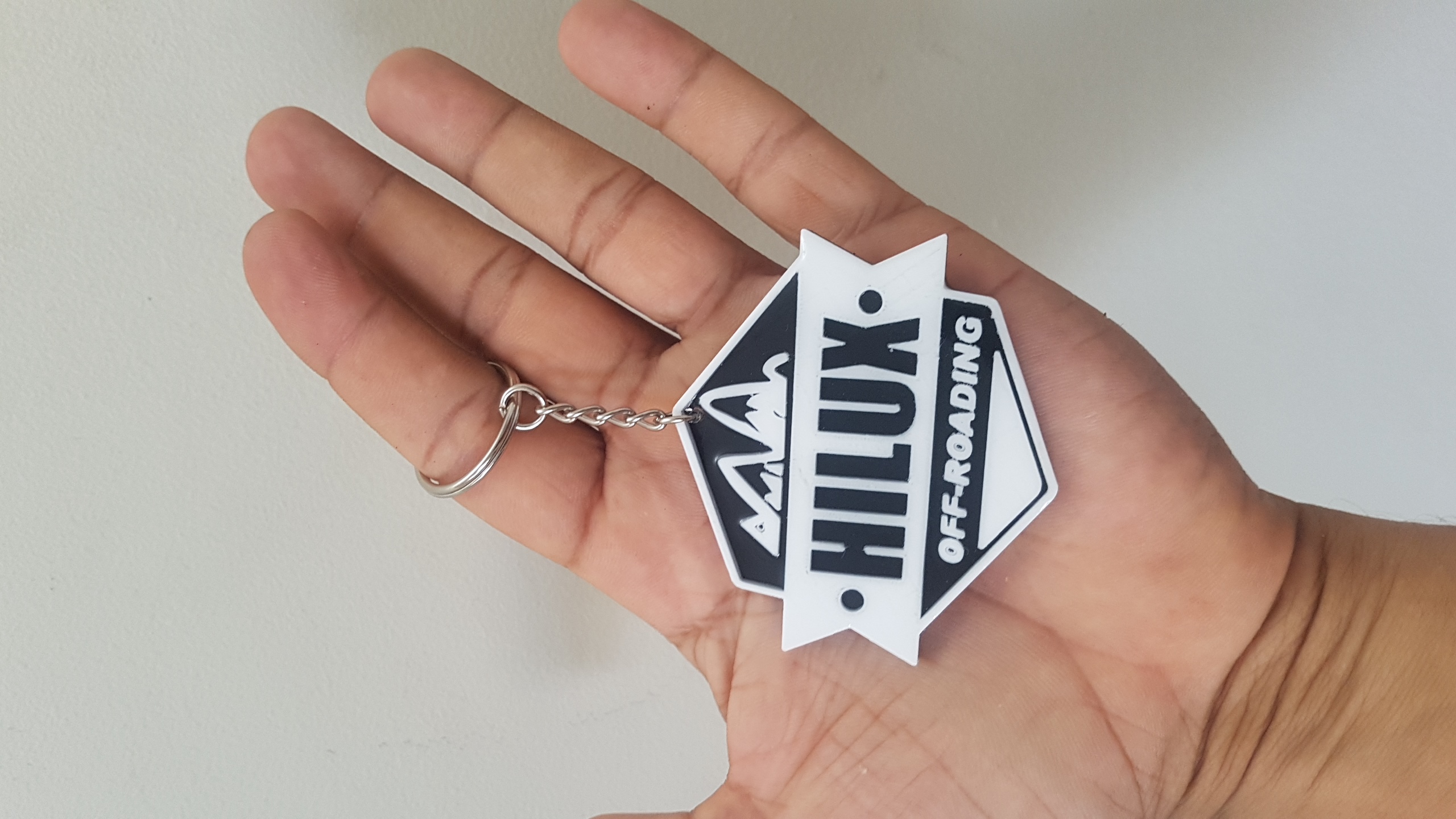 HILUX OFF ROAADING keychain by LR CUSTOMS Download free STL model