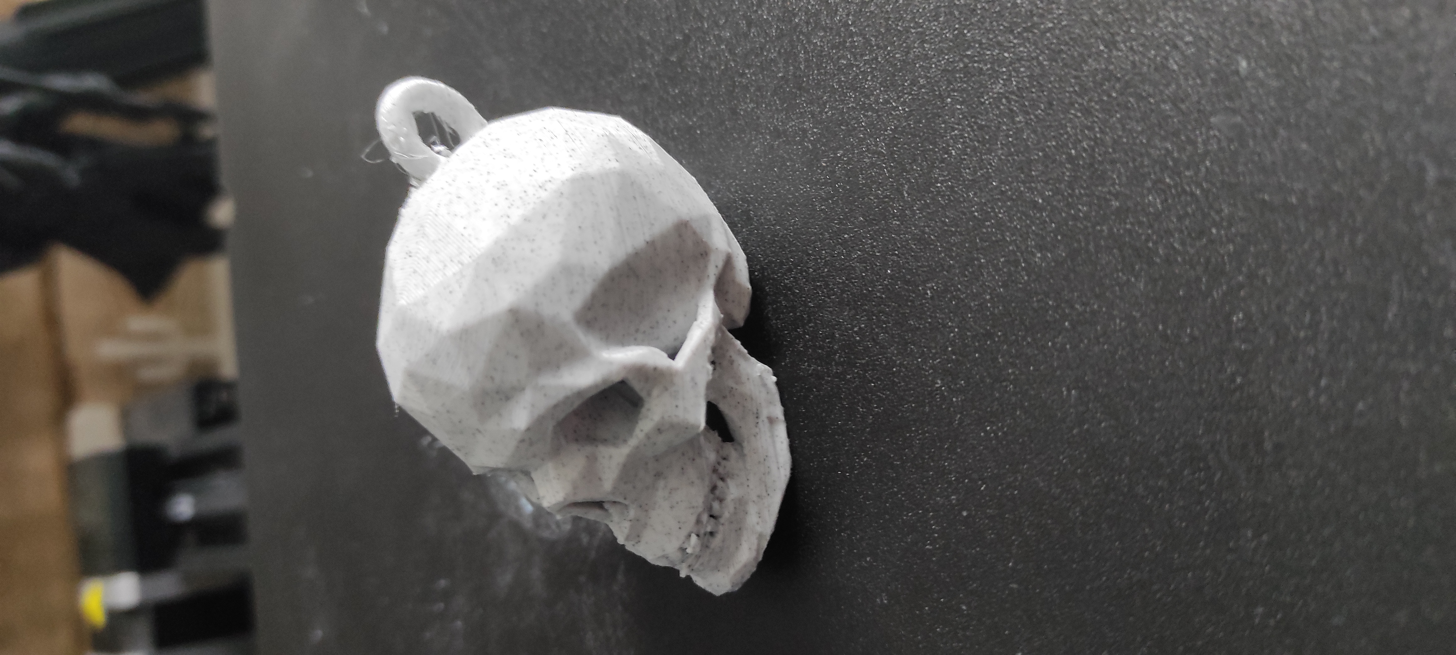 Keychain / porte clefs Low Poly Skull