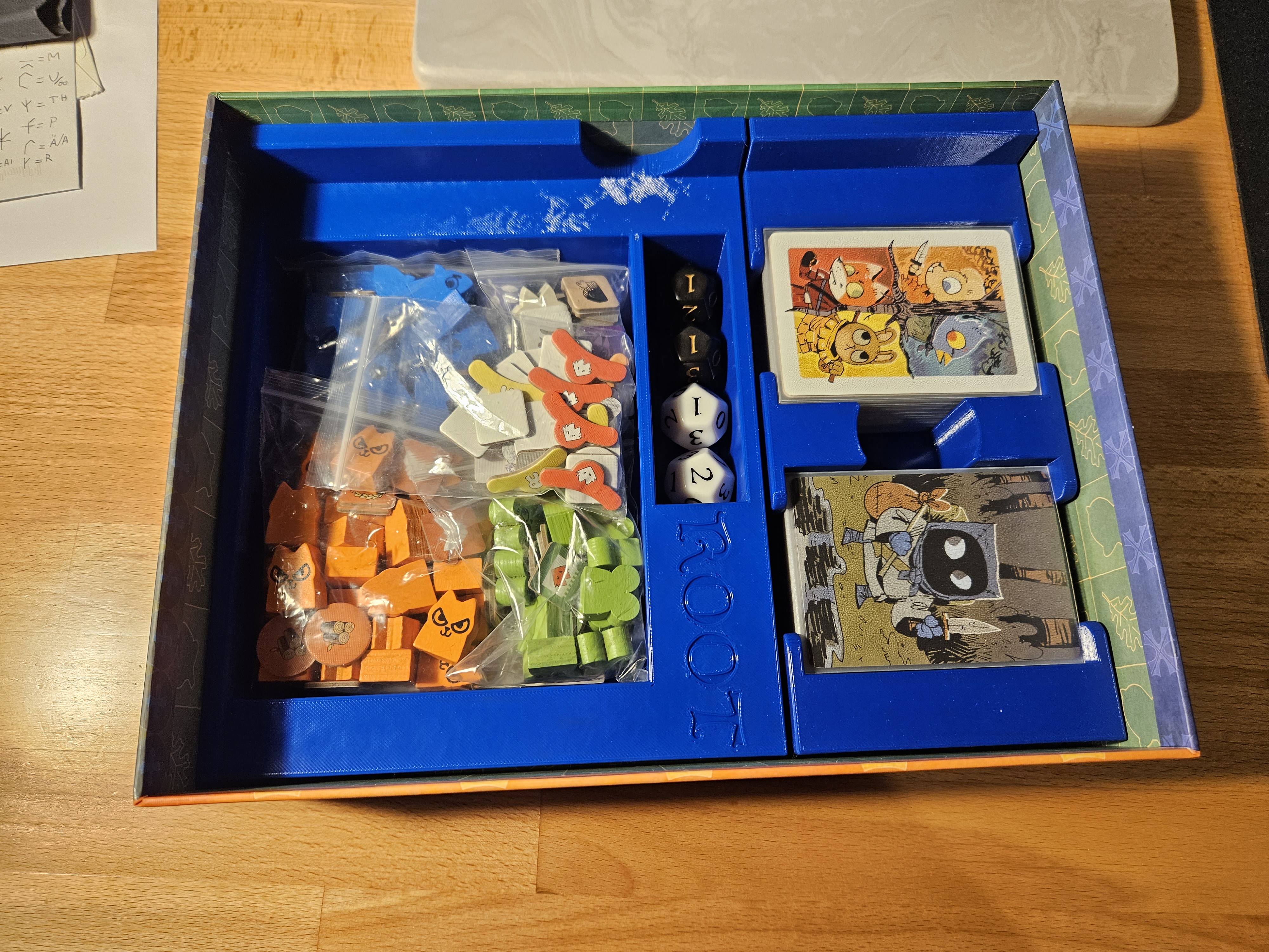 ROOT box insert for sleeved cards