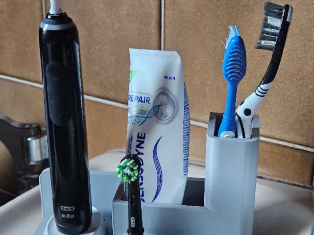 Oral B stand family version Nicole edition