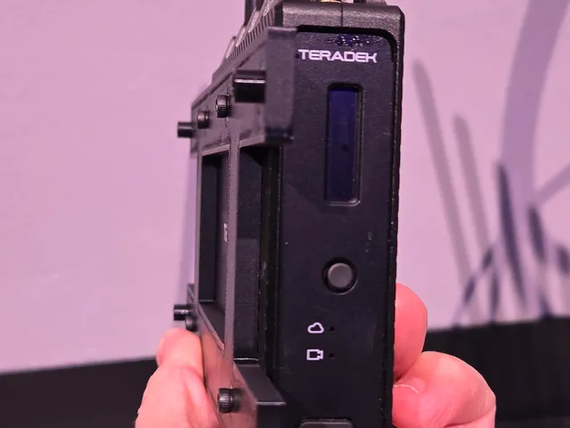Teradek Bolt 4K 12G-SDI 750 RX wall mount