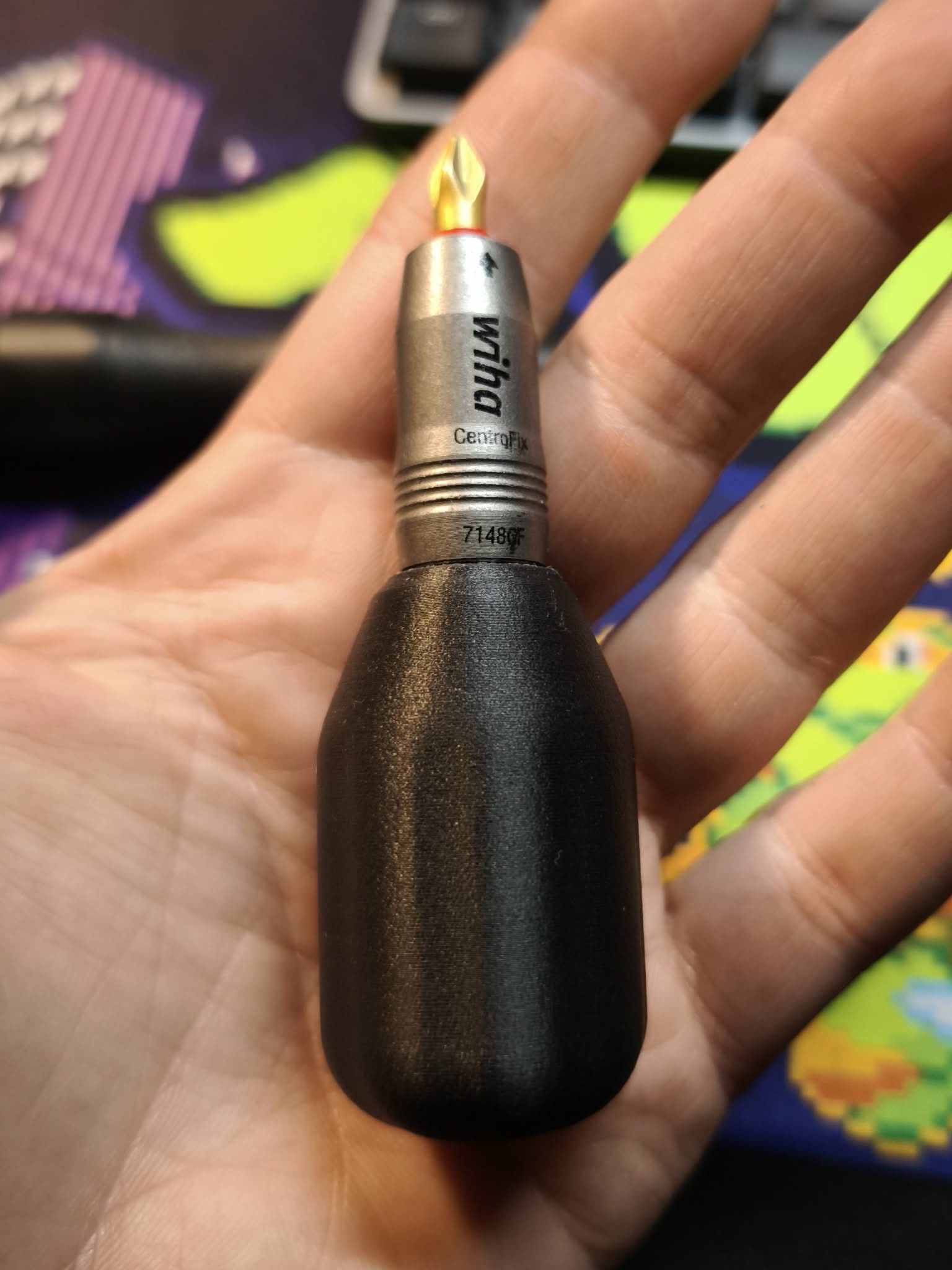 Stubby bitholder handle