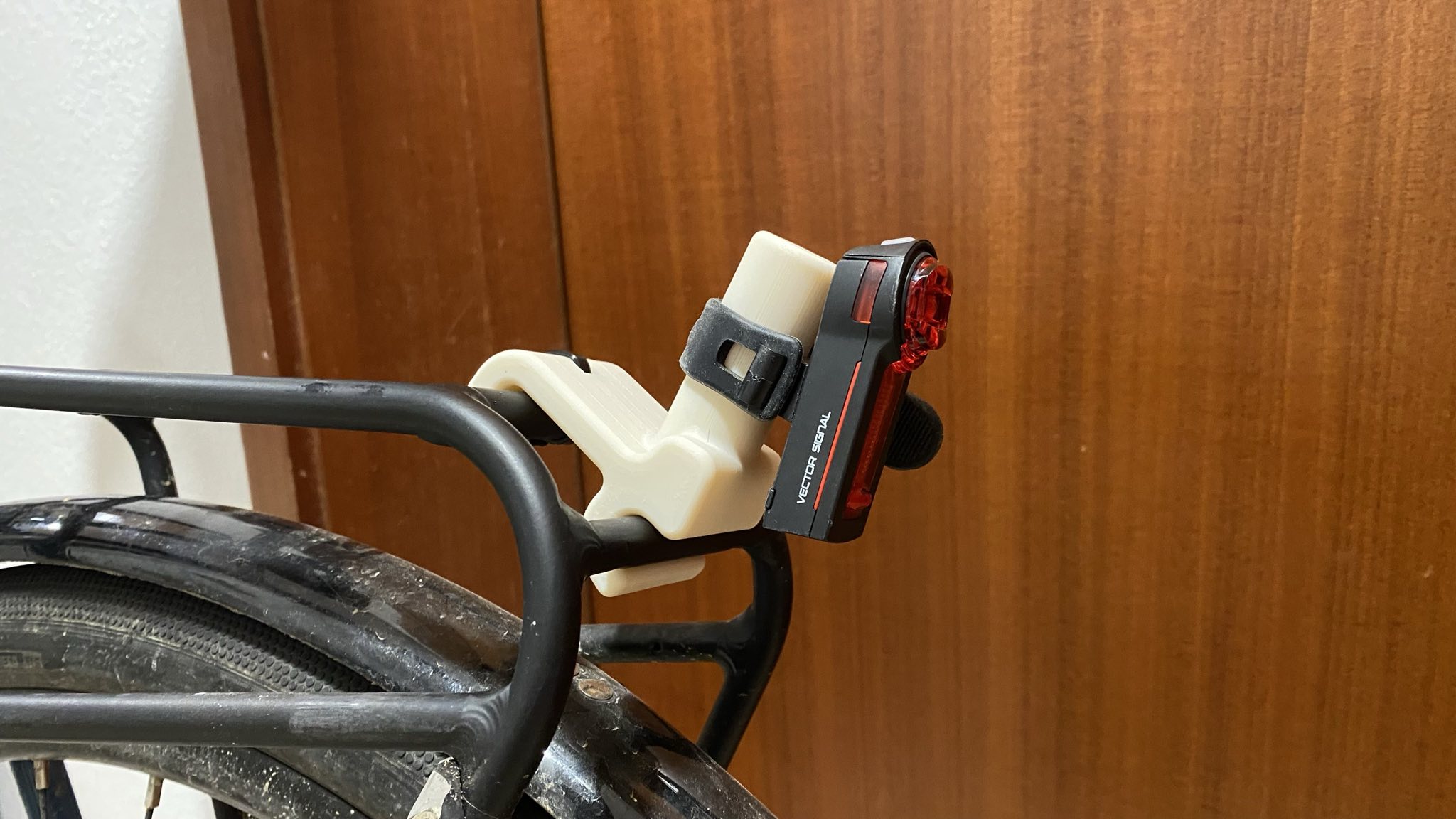 Universal rear bike light mount for Ortlieb Quick Rack