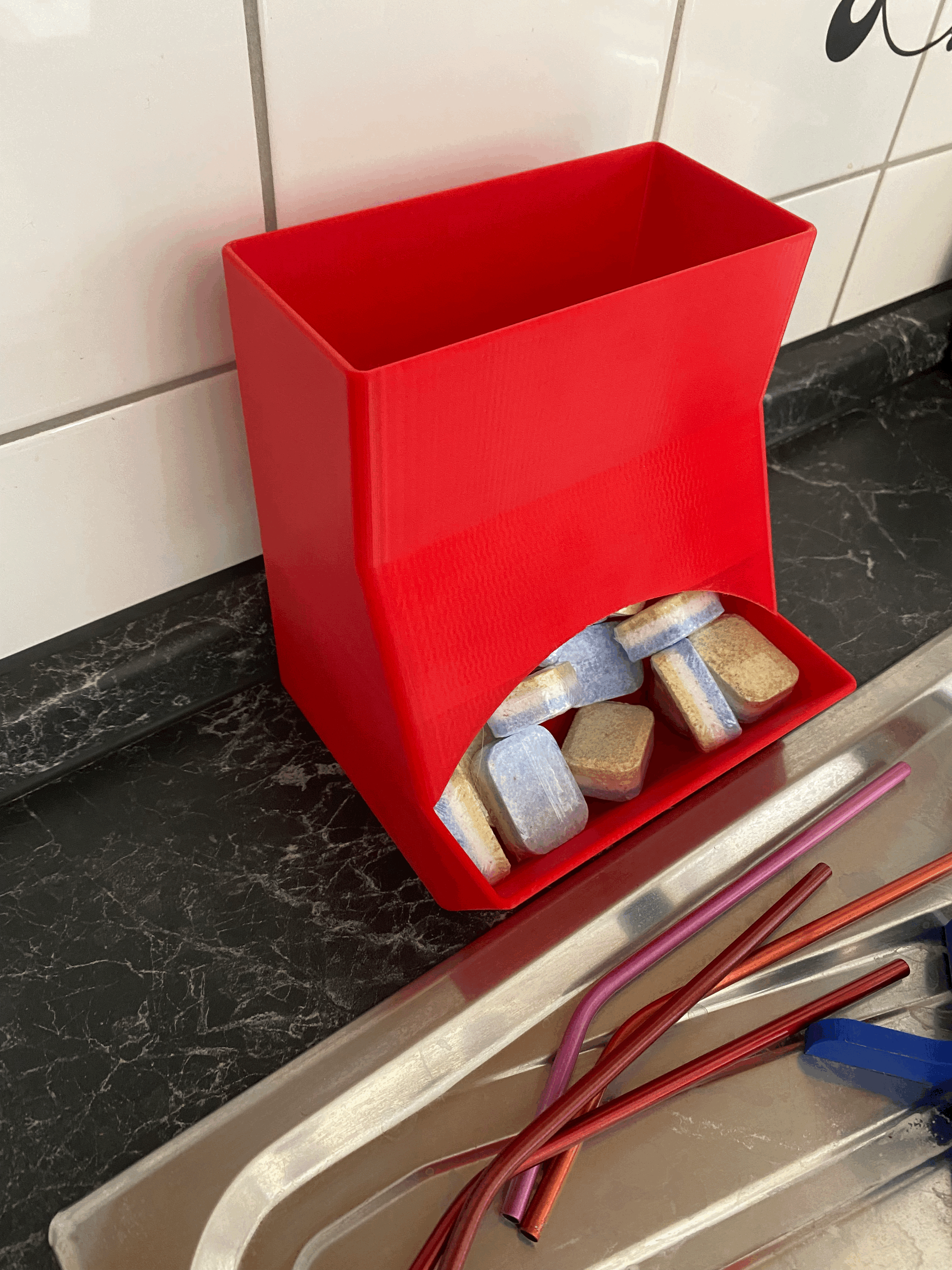 Dishwashing tablets dispenser