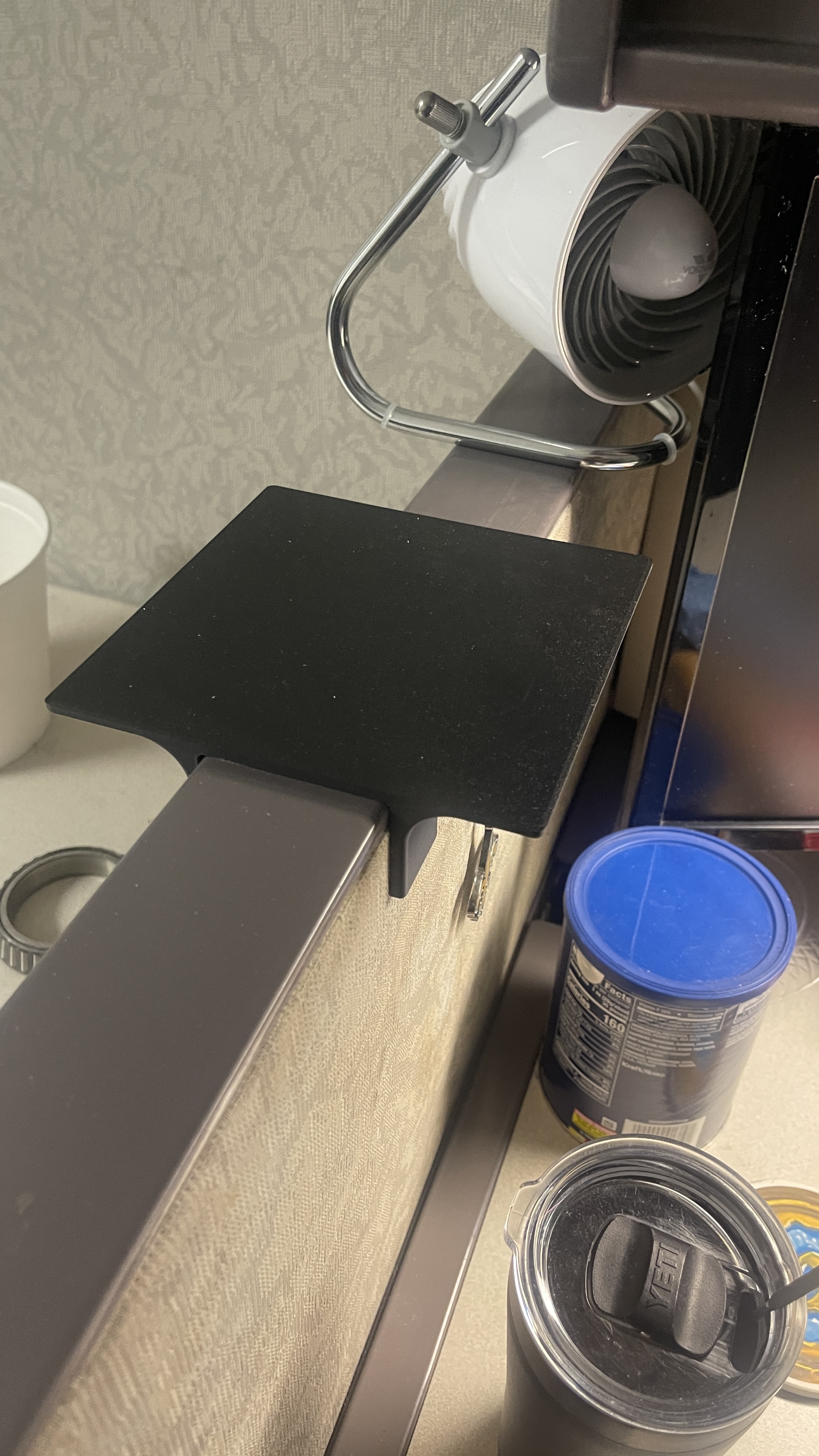 Cubical divider platform