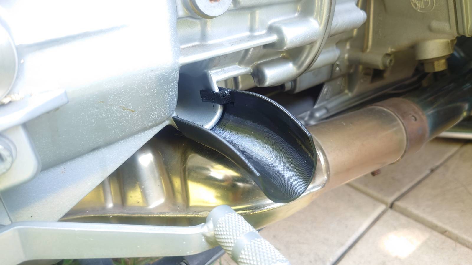 Drain for BMW R1100R gearbox oil change by lual Download free STL