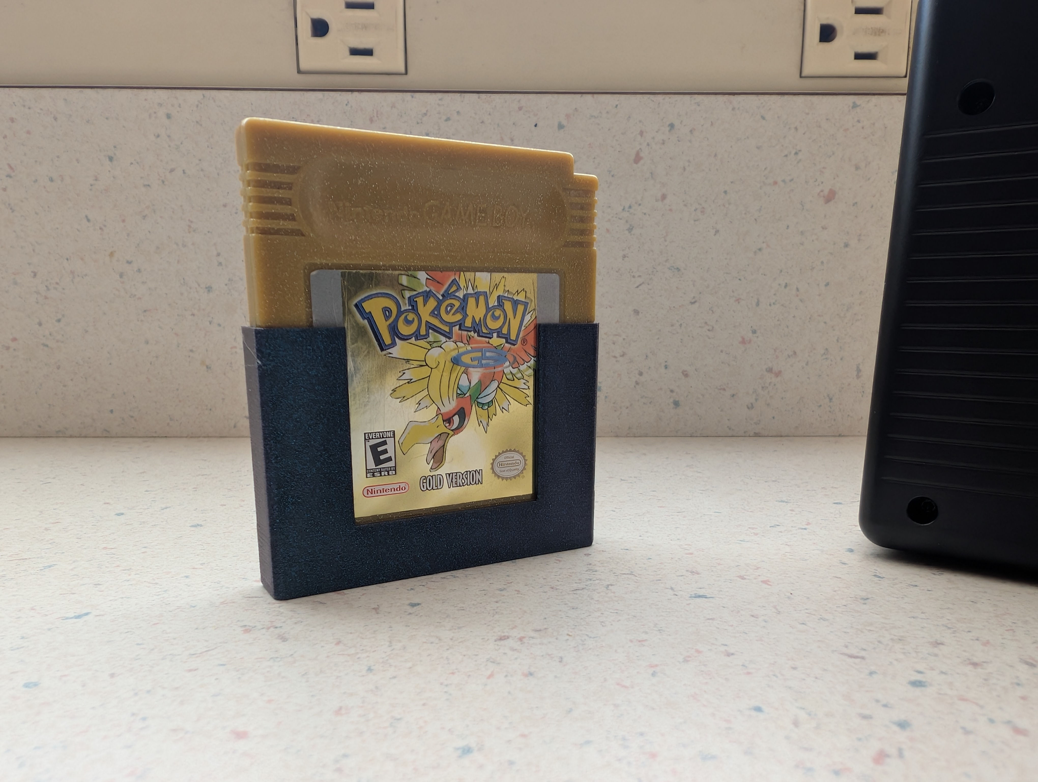 Gameboy cartridge dust cover w/ cartridge slot