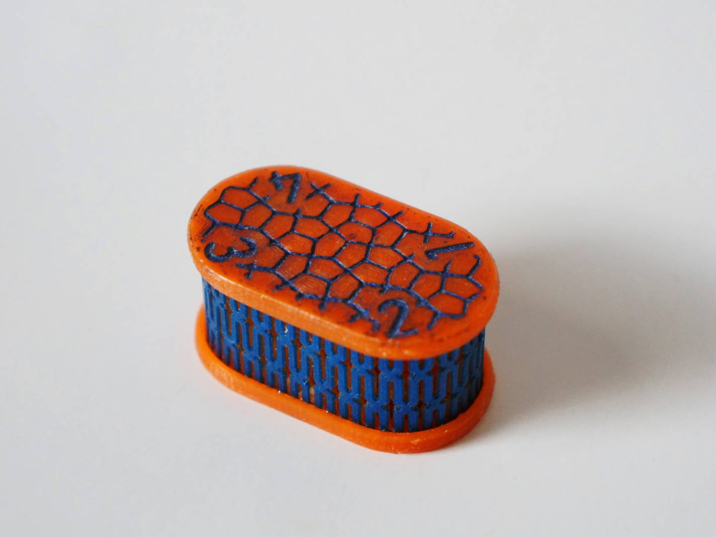 Miniatura 2 do modelo 3D Roller shutter pill dispenser