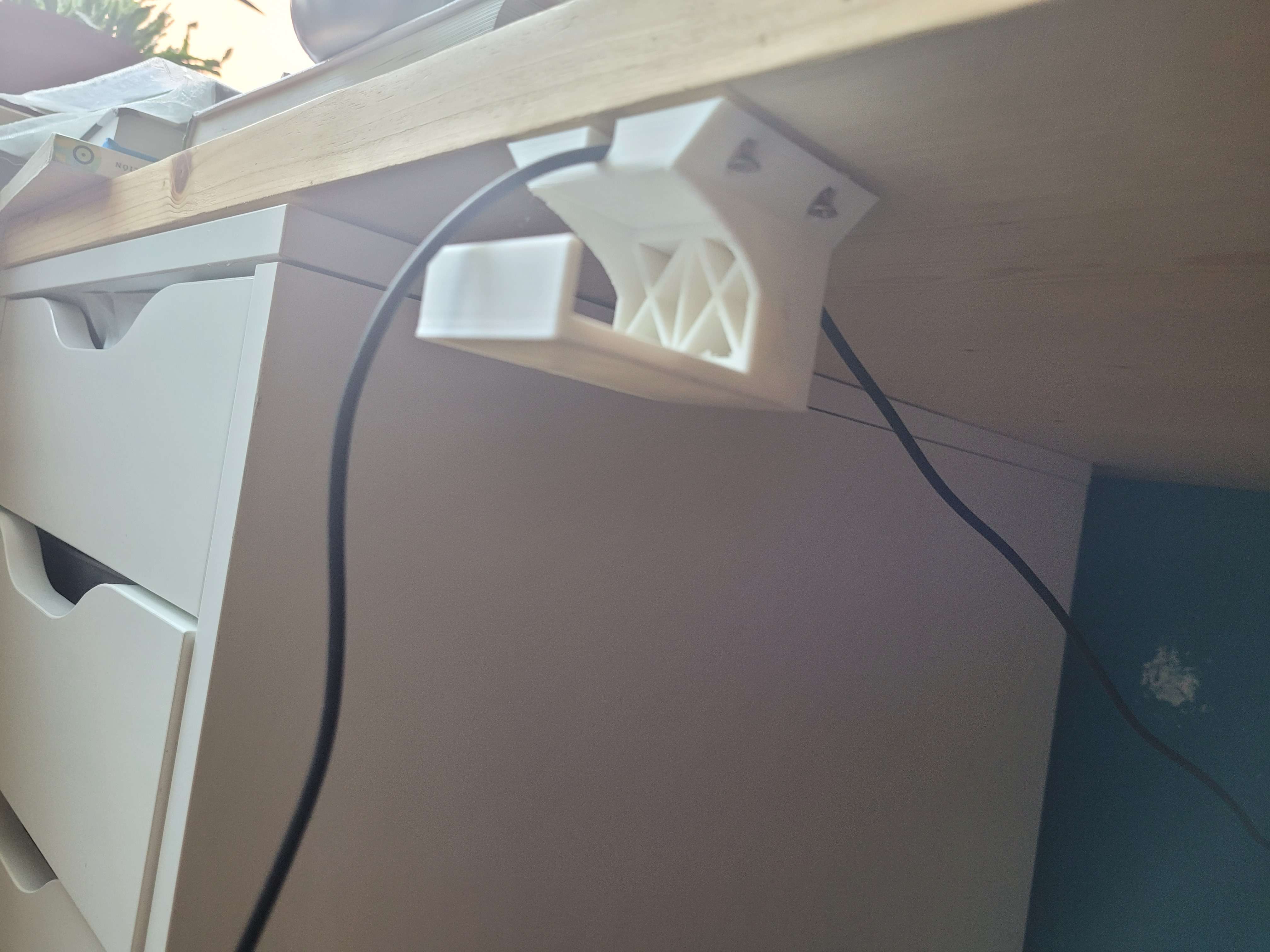 arctis 3 headphone hanger with aux cable