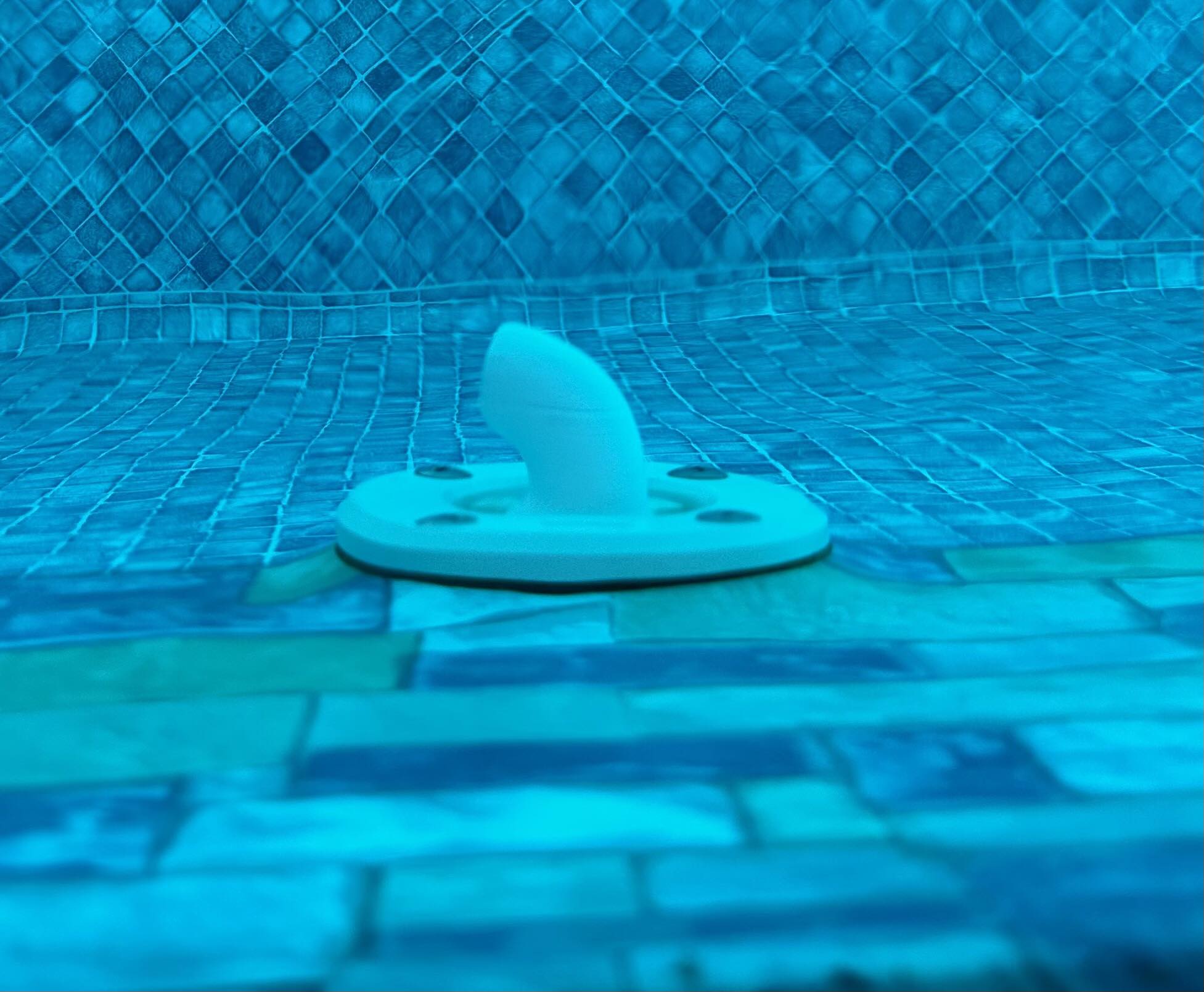 High circulation pool nozzle