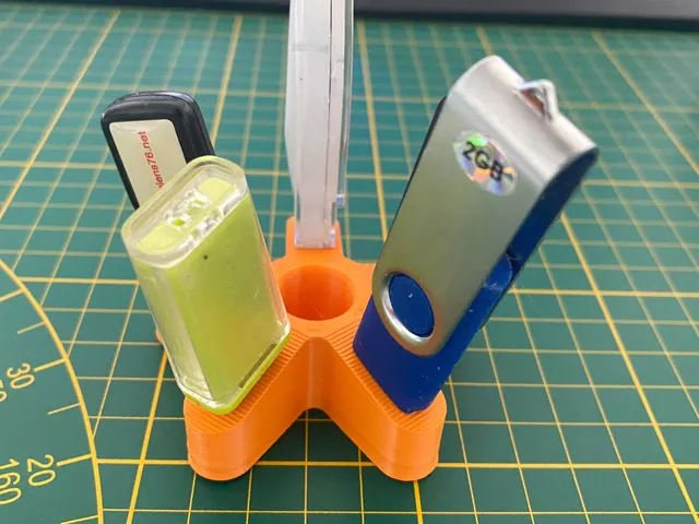 Starfish USB Holder