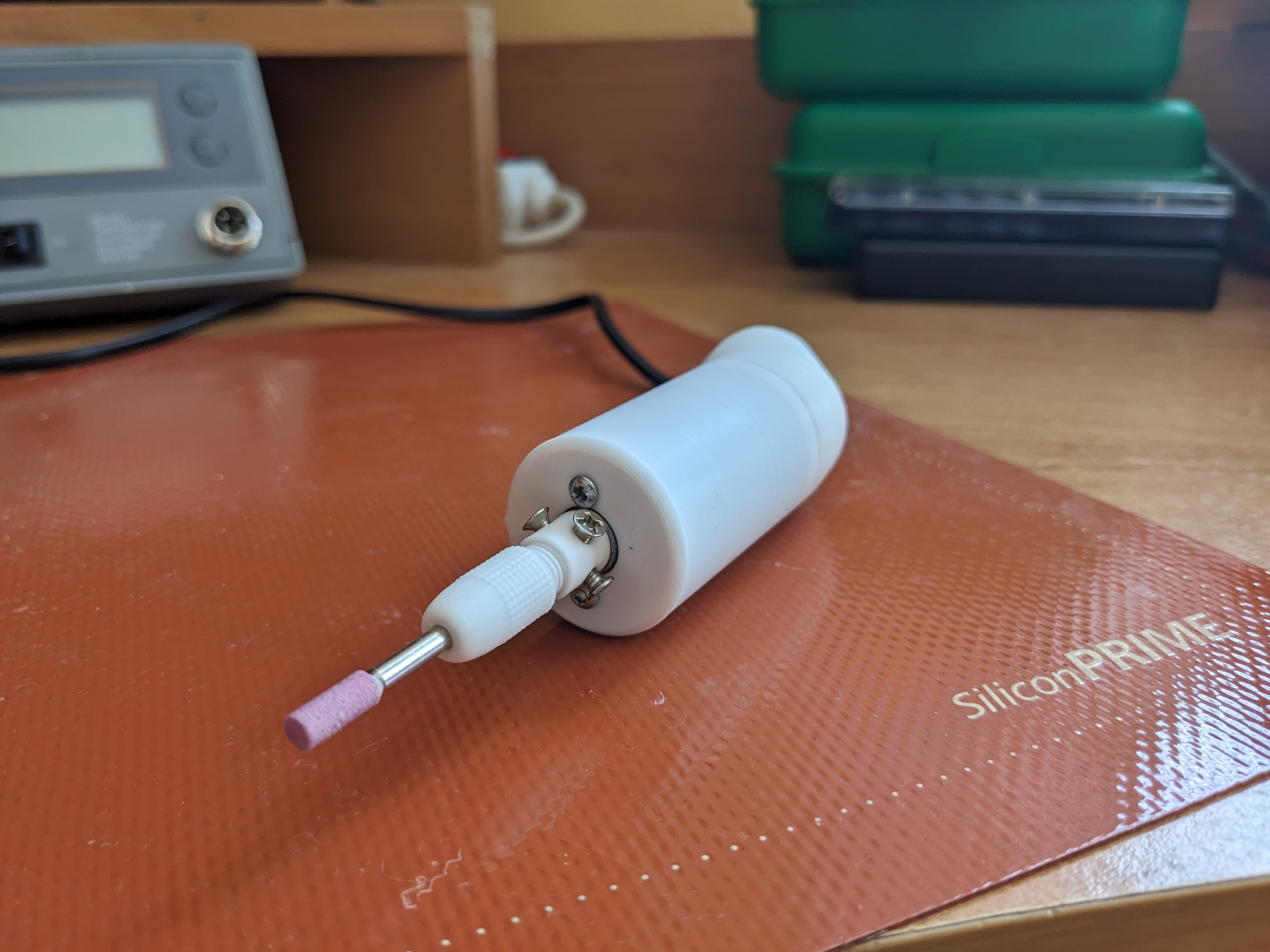 Miniatura 2 do modelo 3D Mini Drill (w/3D Printed Chuck)