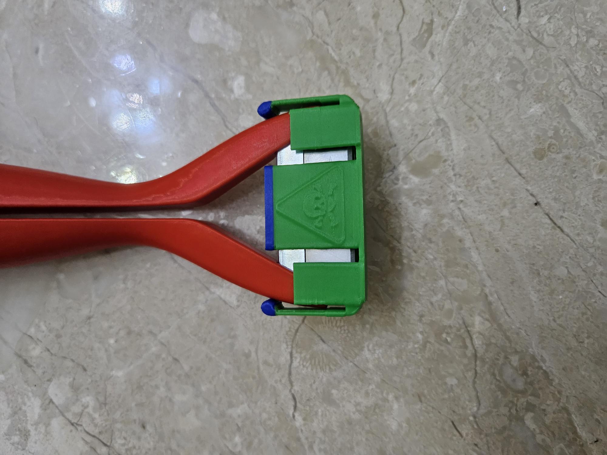 Razor Scraper and Protective Cap
