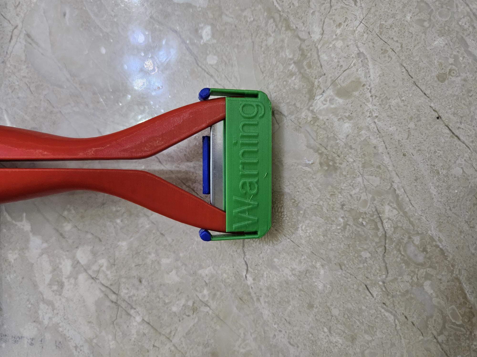 Razor Scraper and Protective Cap by Serkan ASAR | Download free STL ...