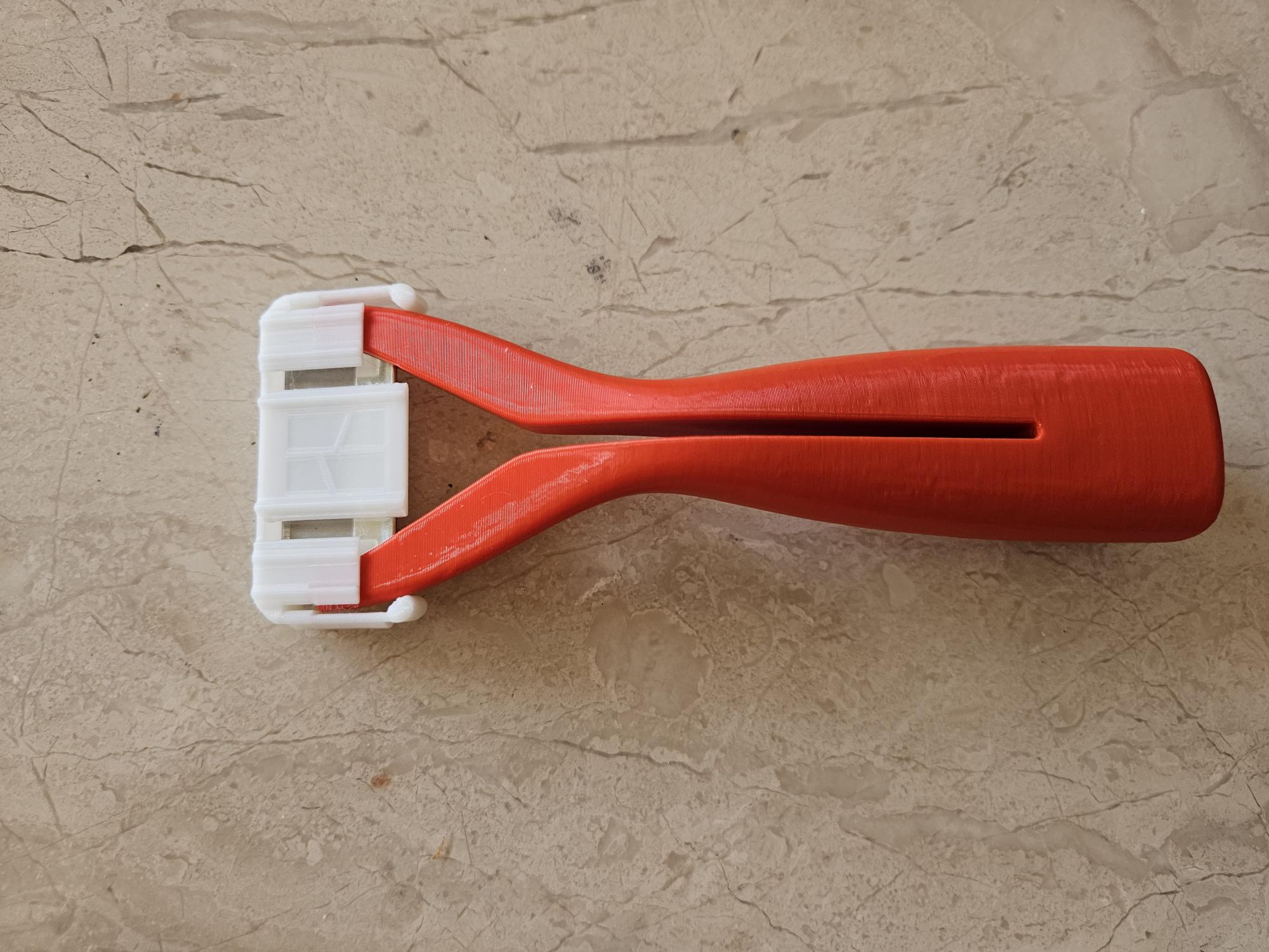 Razor Scraper and Protective Cap by Serkan ASAR | Download free STL ...