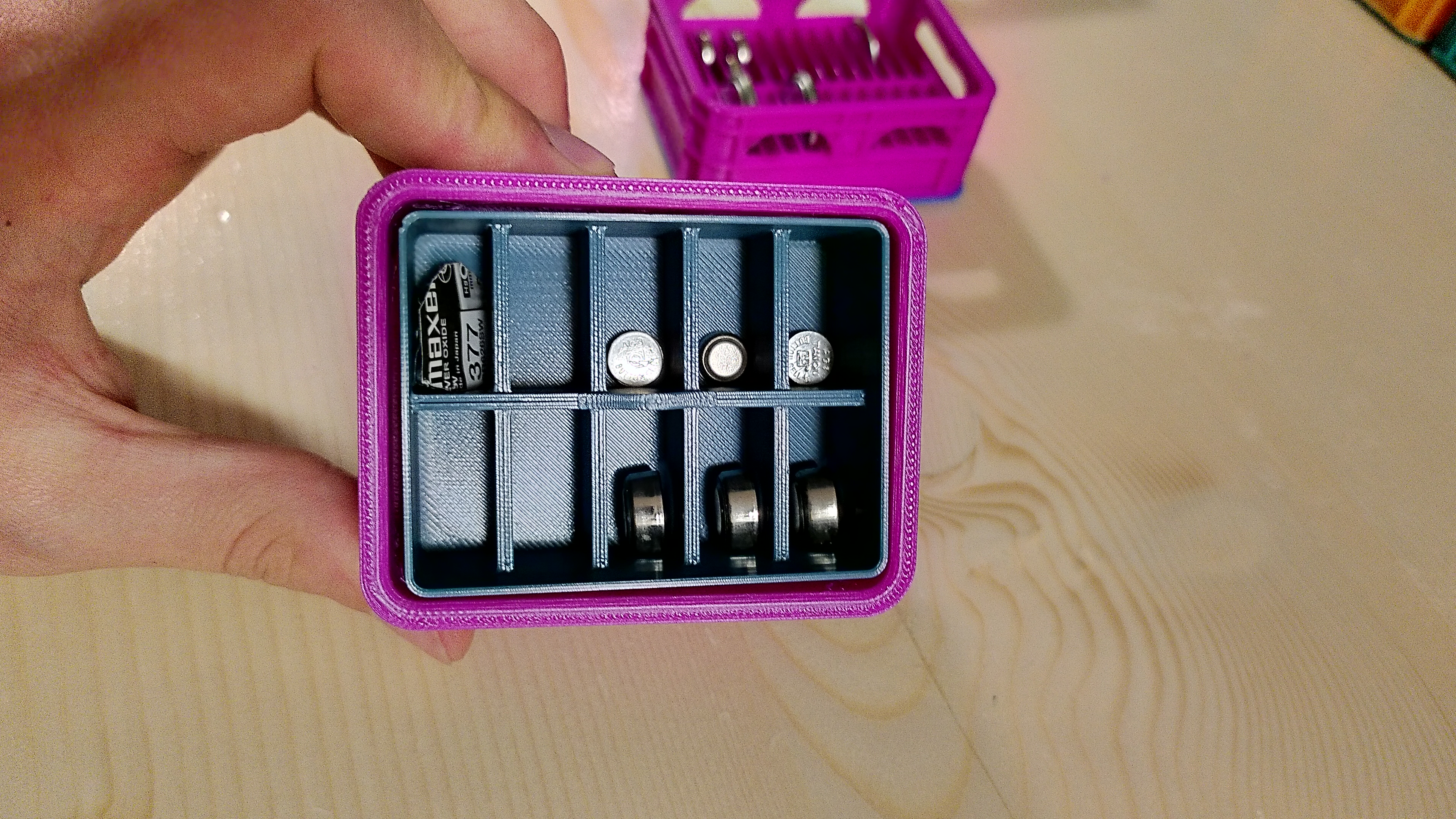 LR1154 (and smaller) battery holder insert for Bierkiste