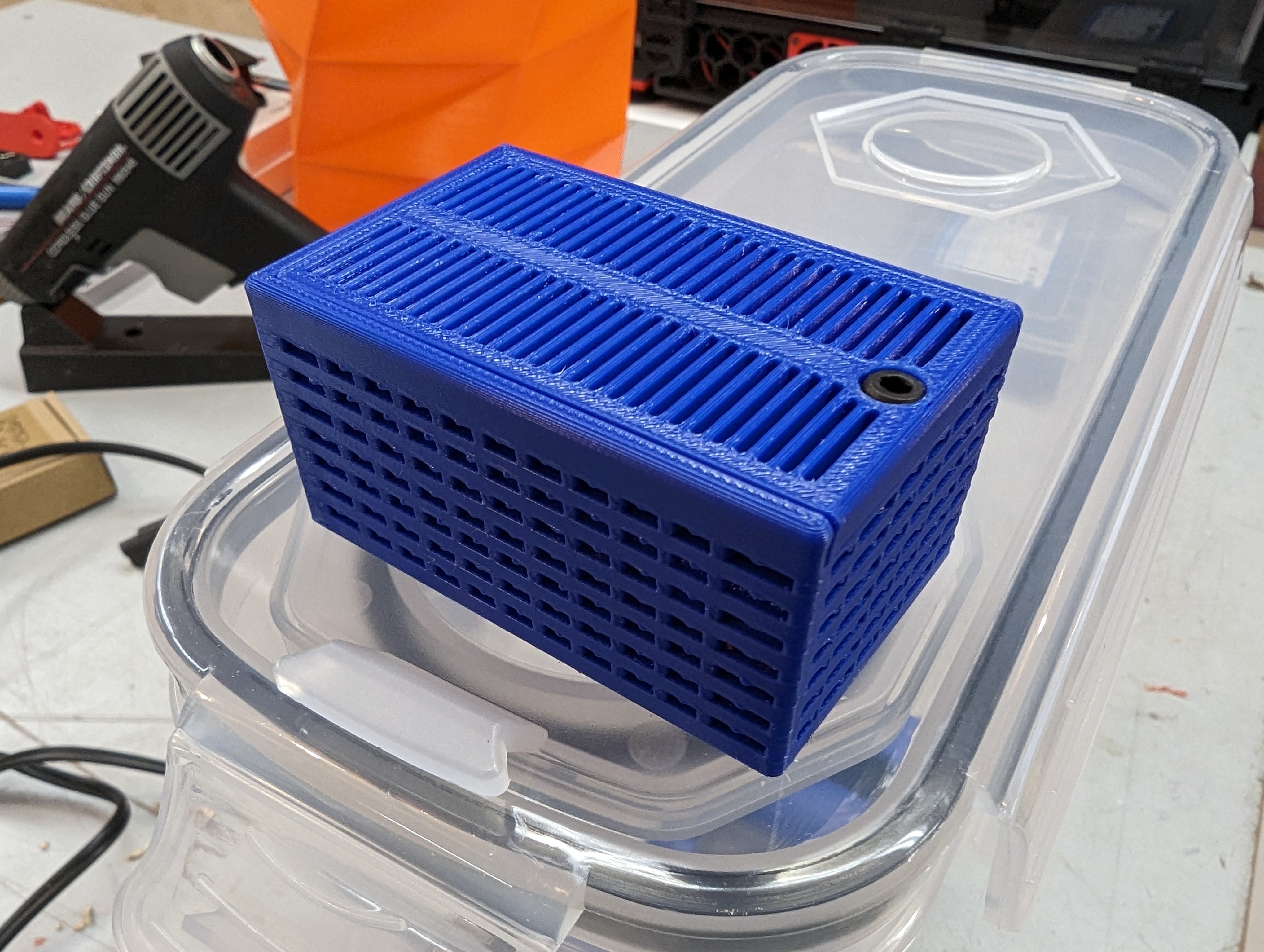 Dessicant box for cereal container filament dry box