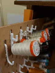 Skadis sewing thread and bobbin holder