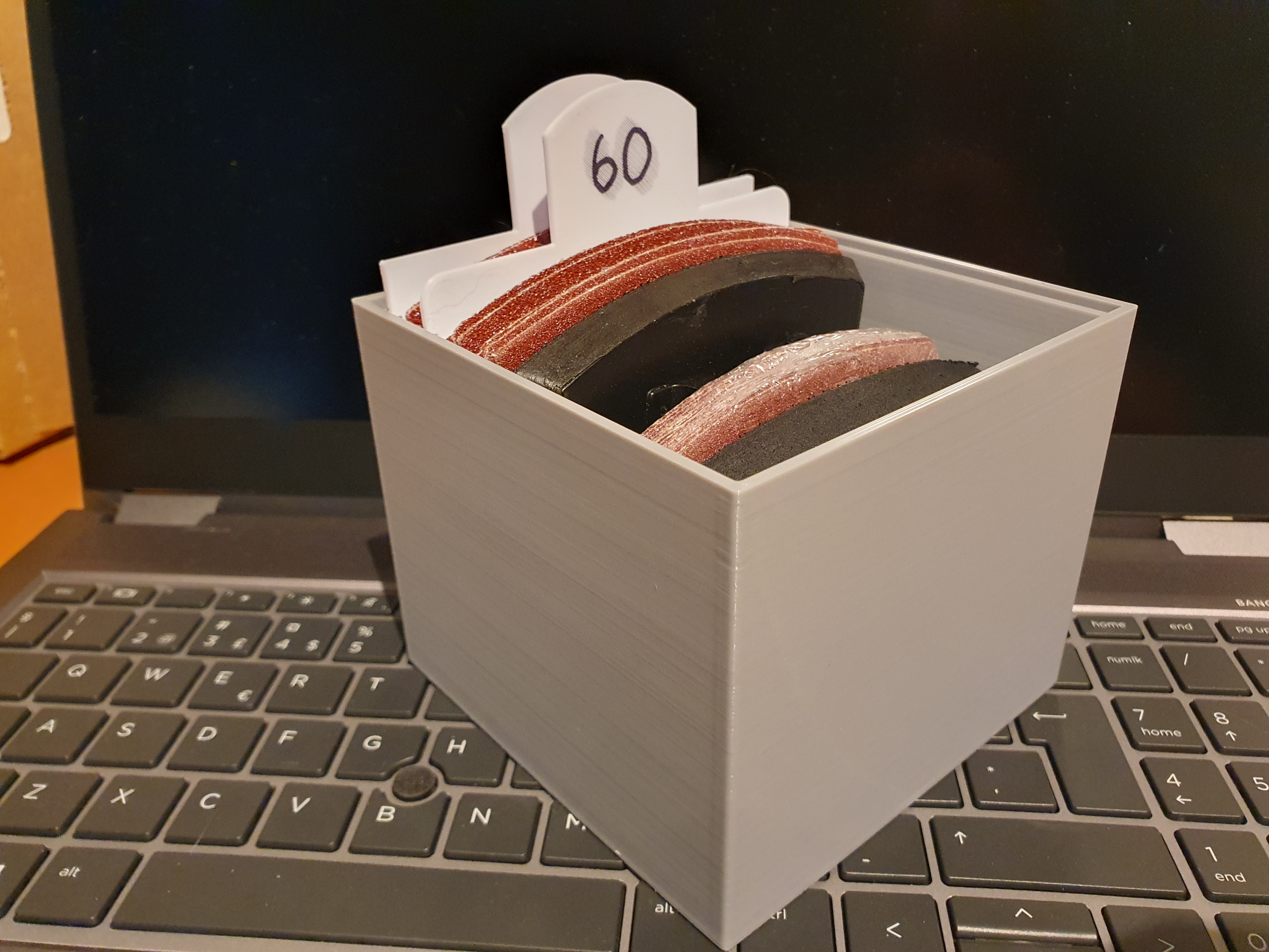 95mm oscillating sanding triangles box