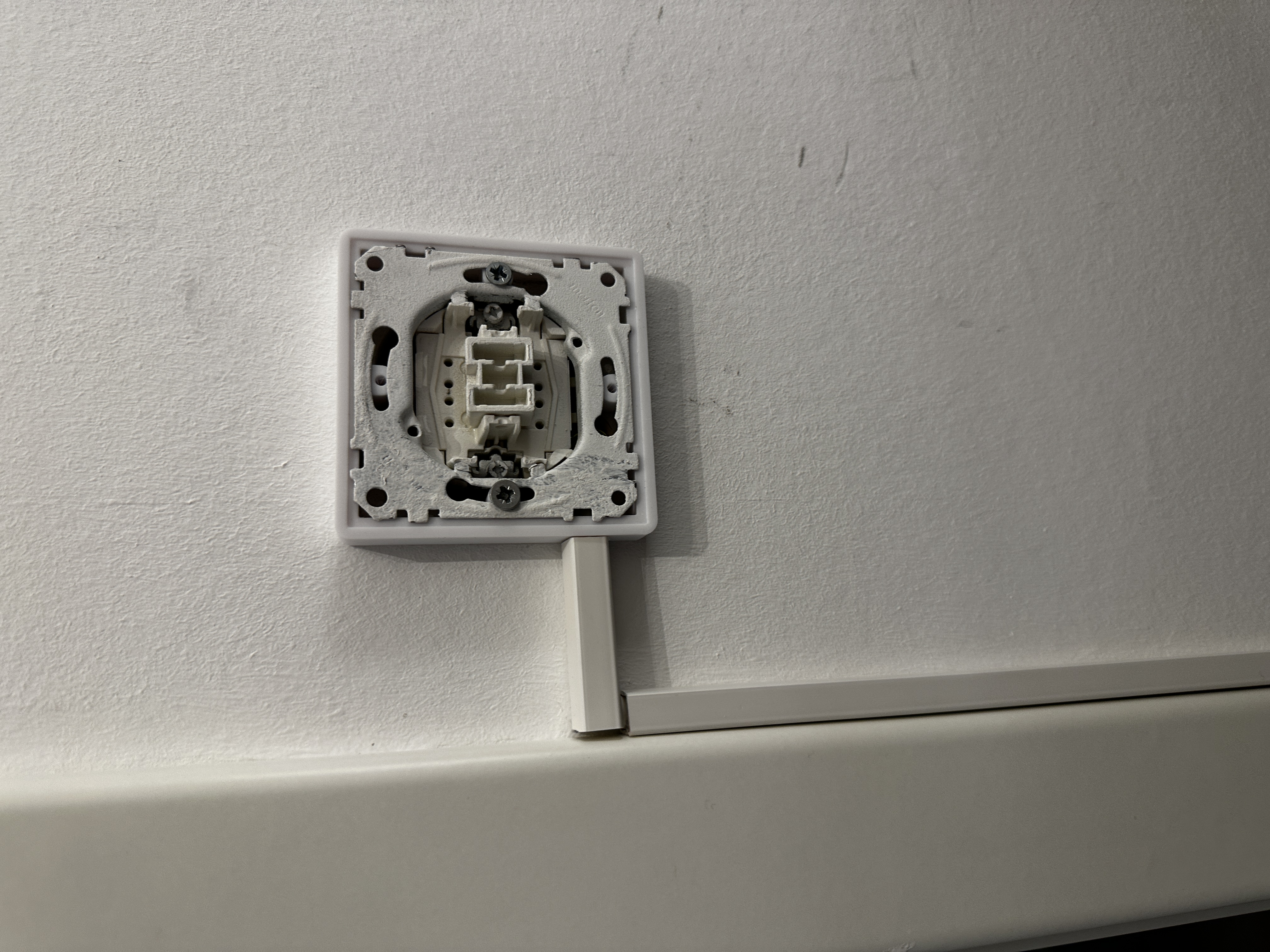 Aufputzrahmen Distanzstück Kabelabgang + USB Version