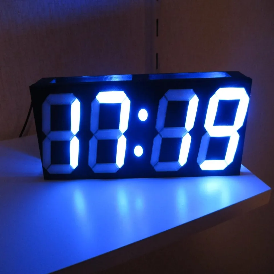 Digital-Uhr klein (mit Scoreboard / Luftfeuchte und Temperatur) by