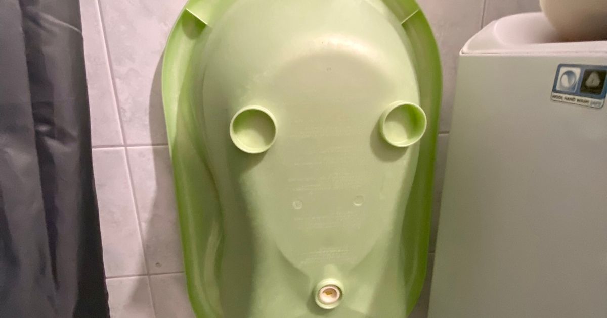 Baby bathtub hook by Chris Jay Download free STL model