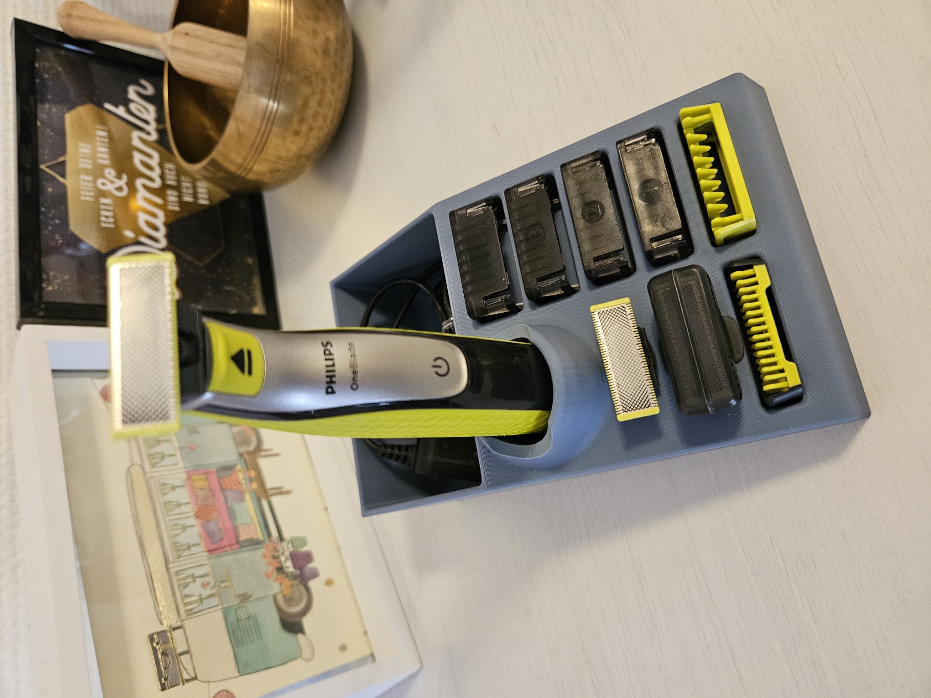 Philips OneBlade Stand Remix