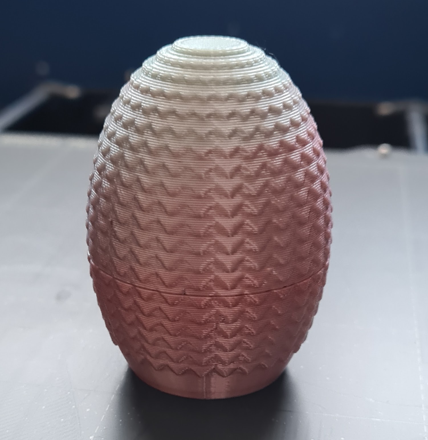 Dragon egg-shaped box - Boite en forme d'oeuf de Dragon