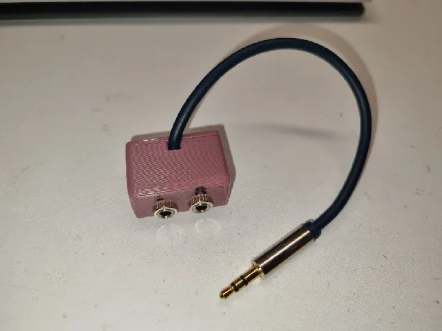 Y splitter for a Stereo Jack in
