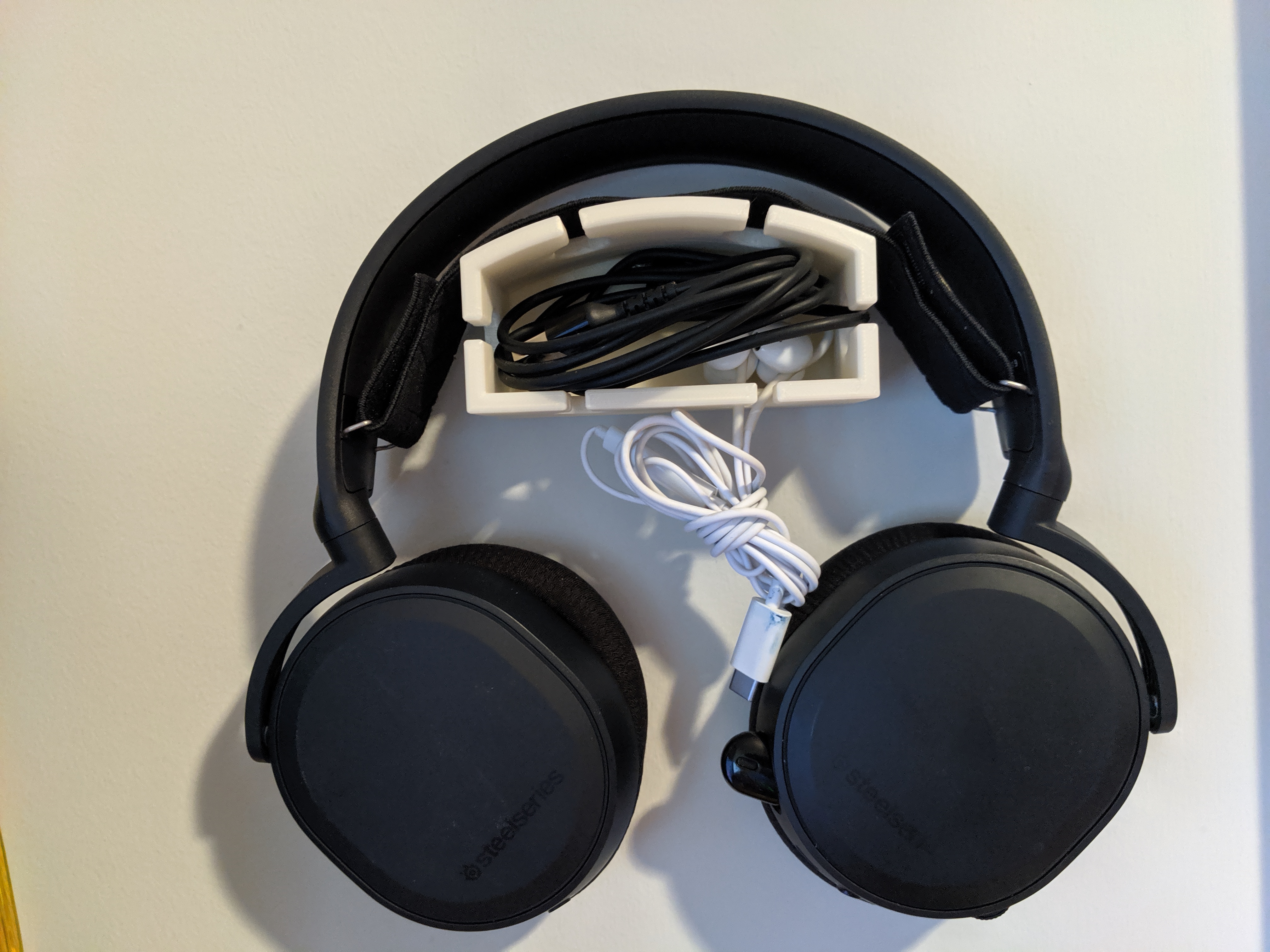 Yet Another Headphone Hanger