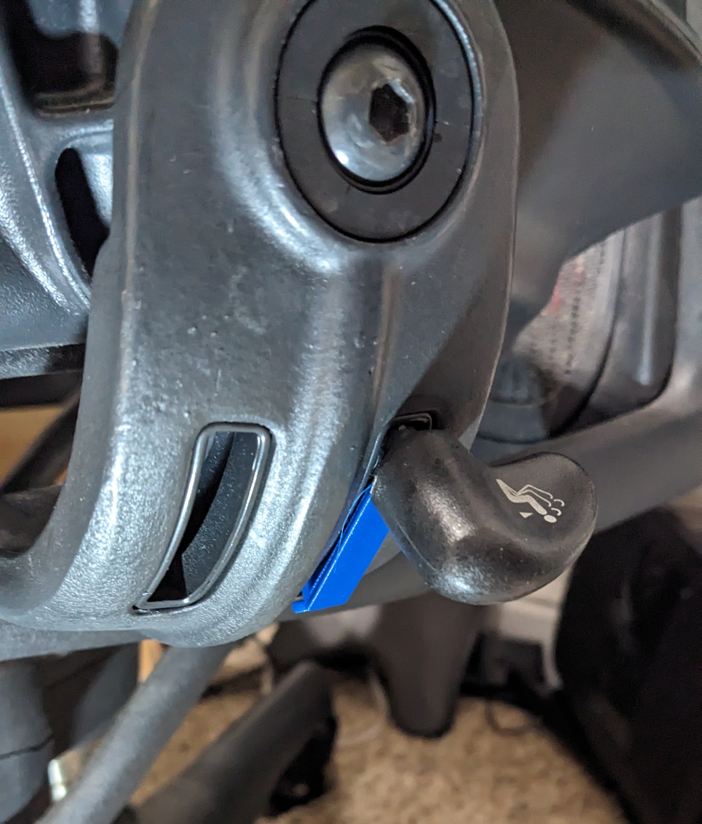 Herman Miller Classic Aeron Chair Tilt LockOut by layer.works