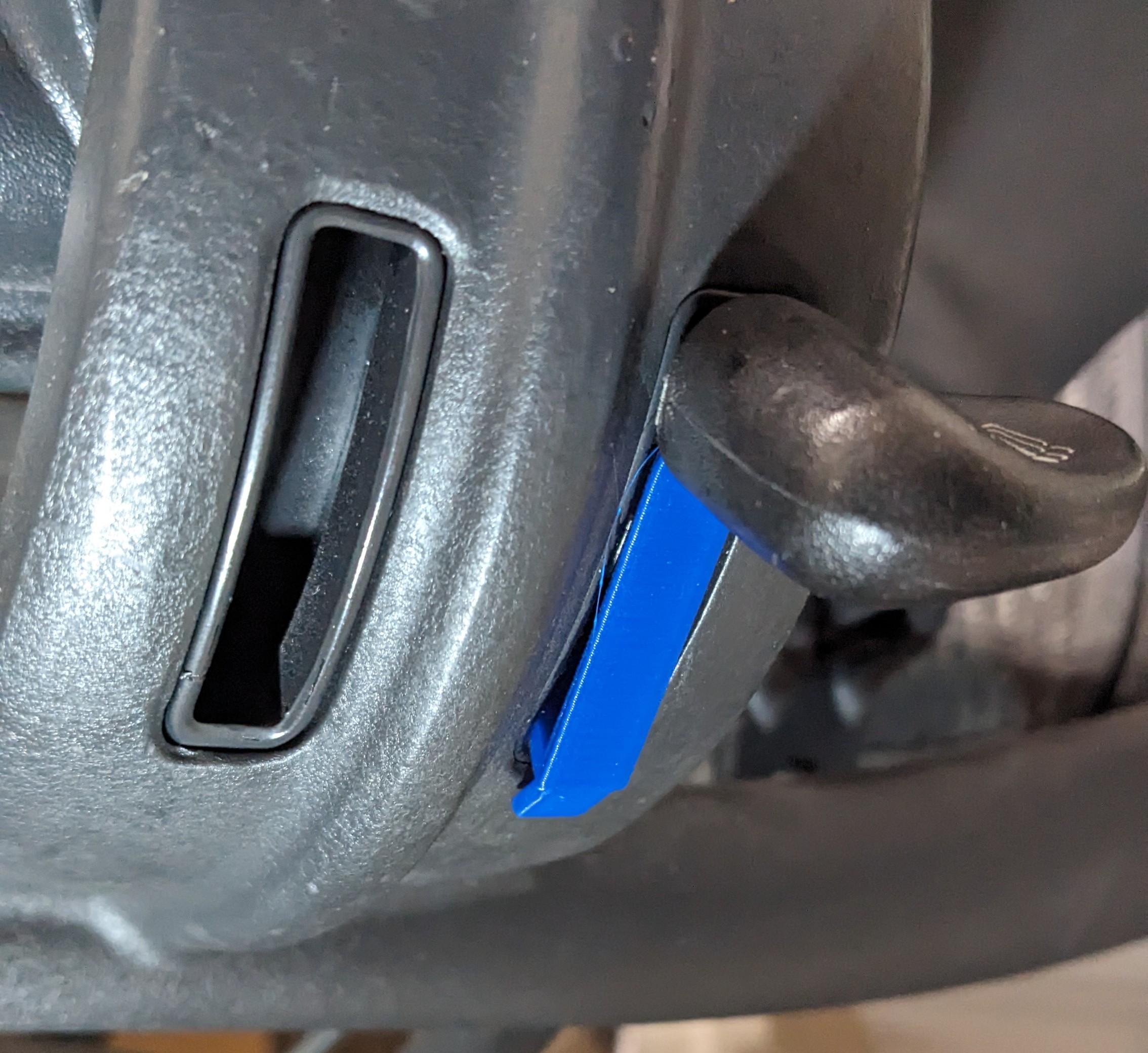 Herman Miller Classic Aeron Chair Tilt LockOut by layer.works