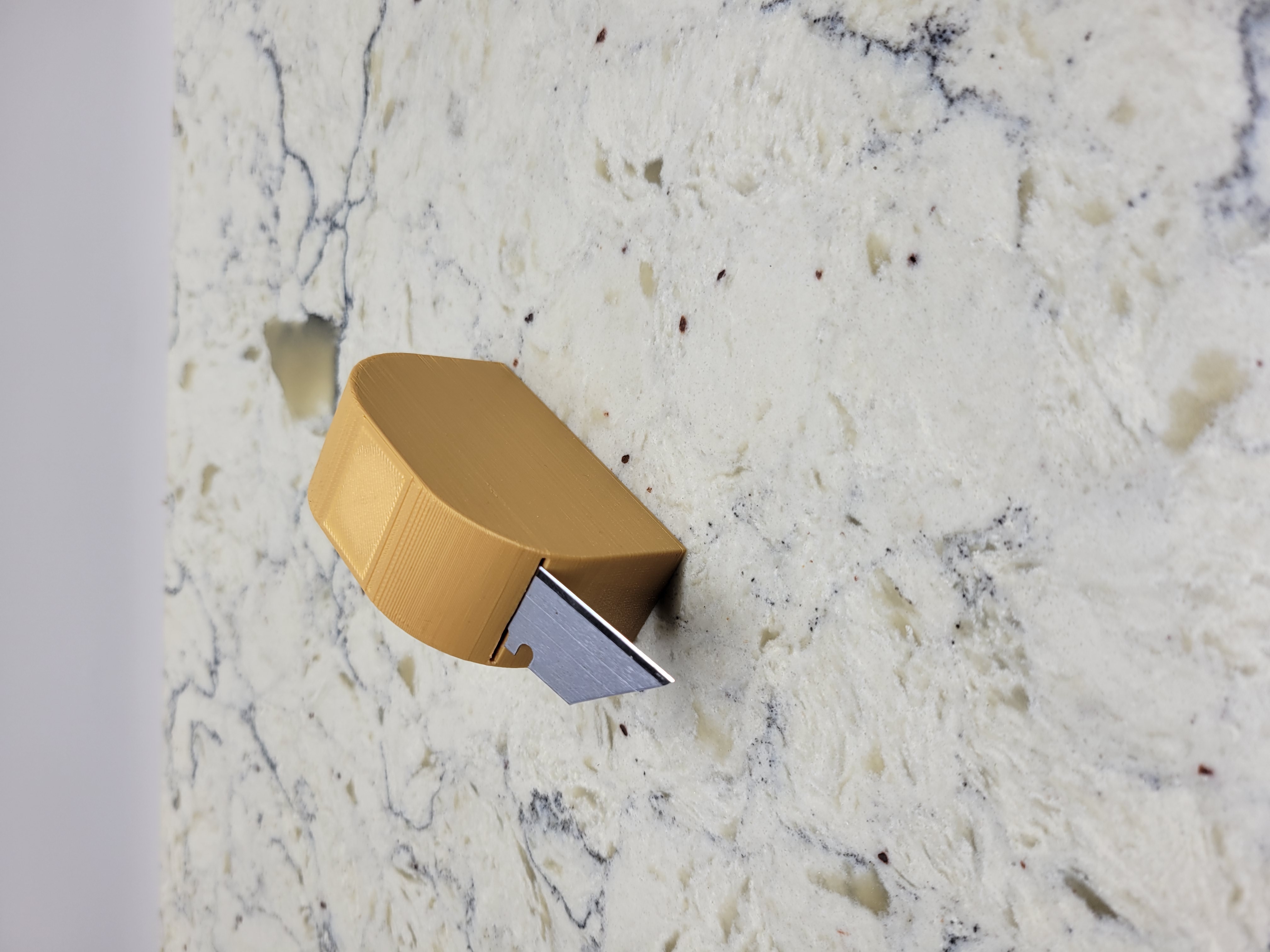 Razor Blade Disposal Box by Robjohnsilvers Download free STL model