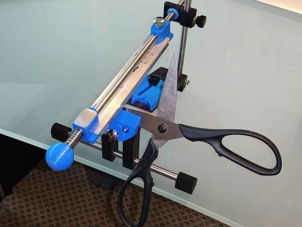 Miniatura 3 do modelo 3D Knife, Scissors, Chisel & Razor Sharpener - Leading Edge System