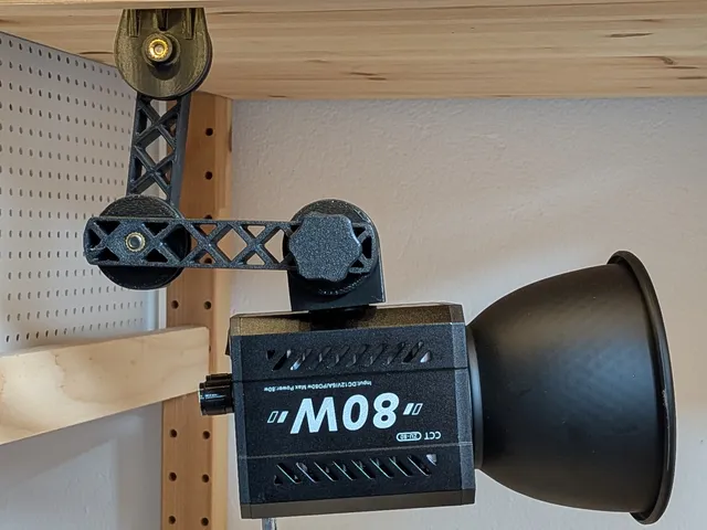 Articulated camera arm