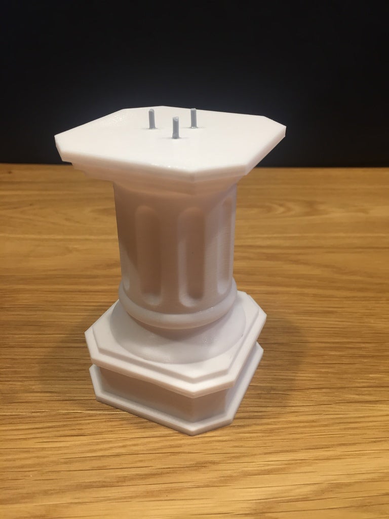 Pedestal for showpiece